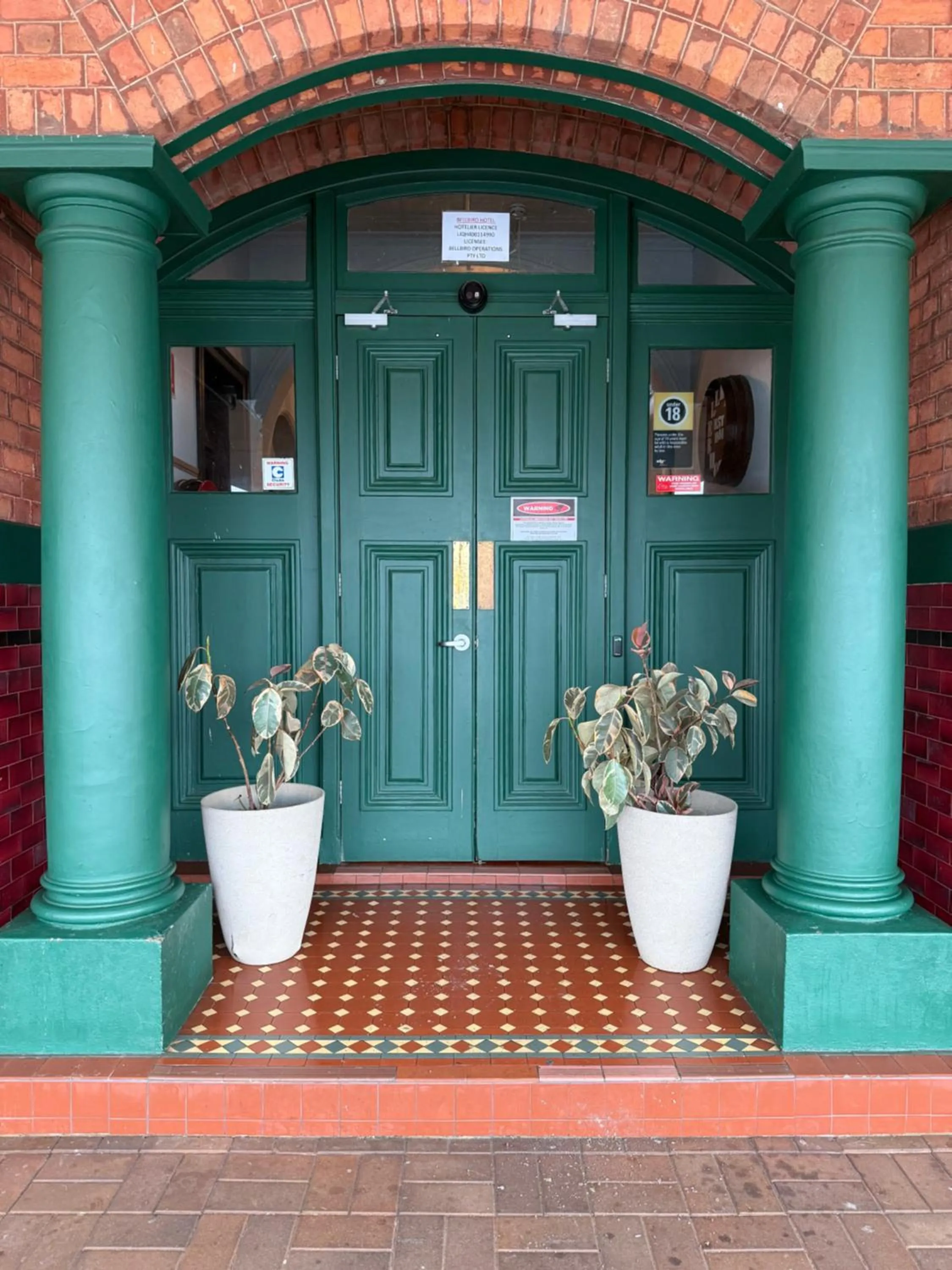 Facade/entrance in Bellbird Hotel