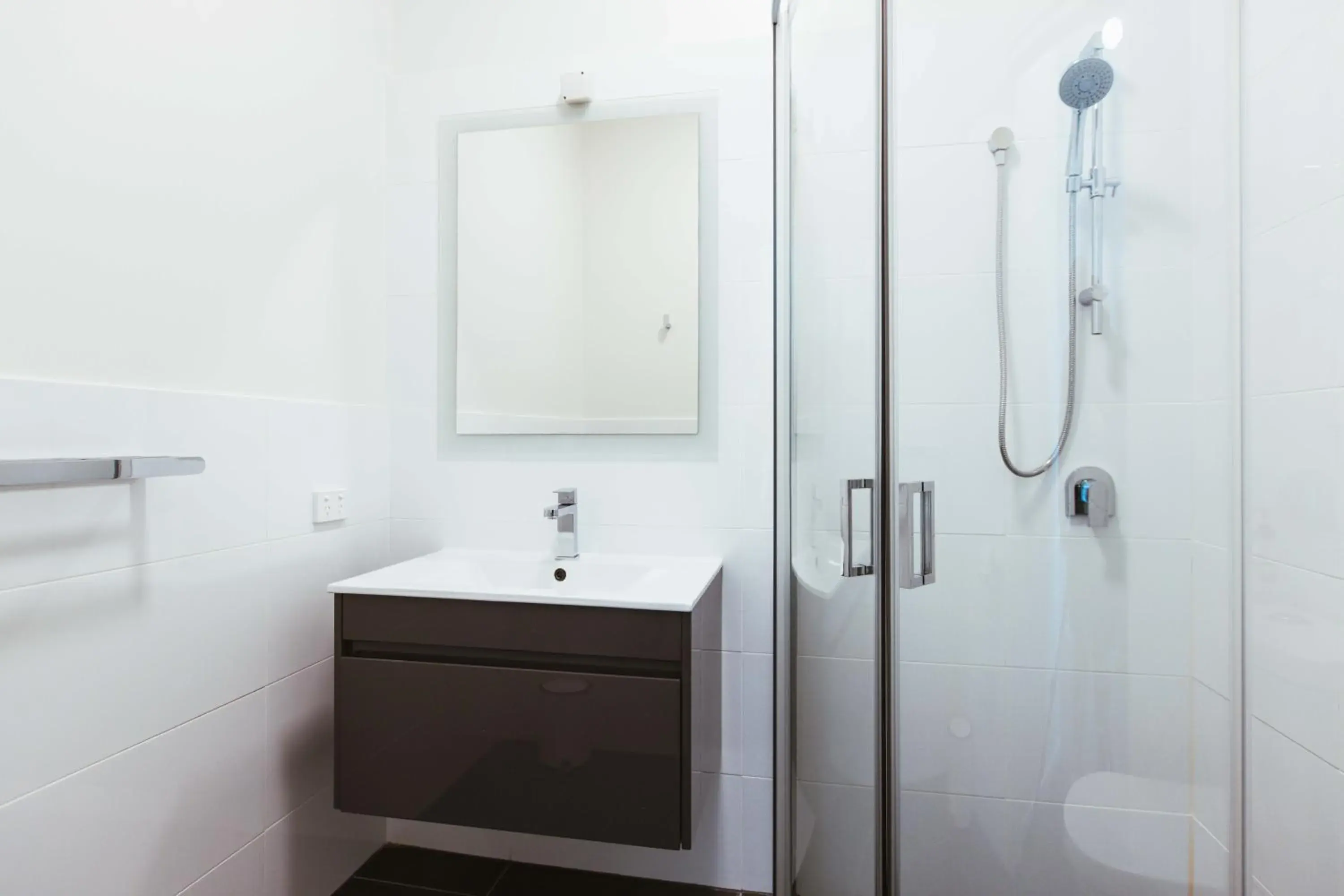 the MONA TWIN - INTERNAL SKYLIGHT ROOM 7 in Salamanca Galleria Apartments the MONA TWIN - INTERNAL SKYLIGHT ROOM 7 in Salamanca Galleria Apartments