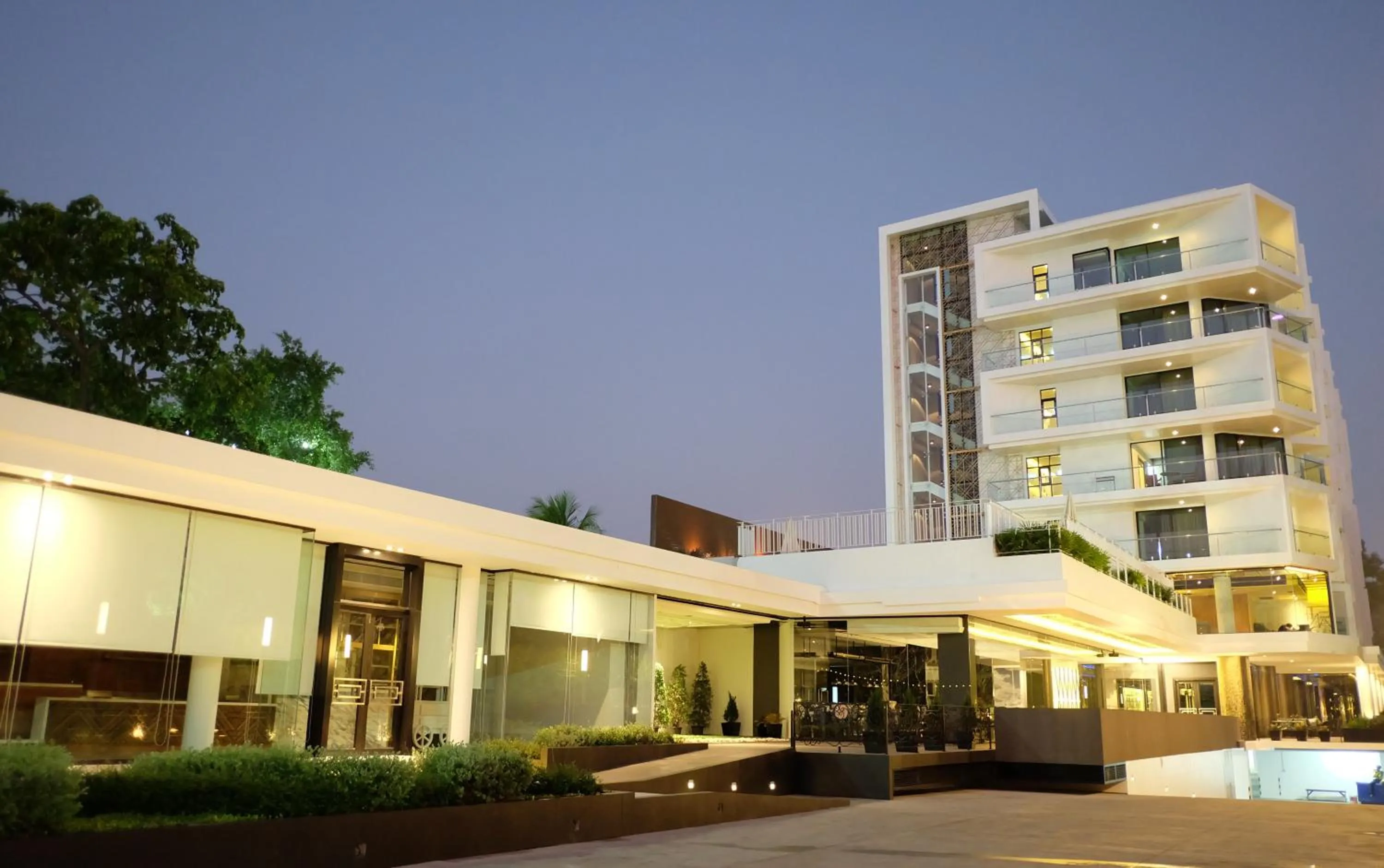 Facade/entrance in Mera Mare Pattaya