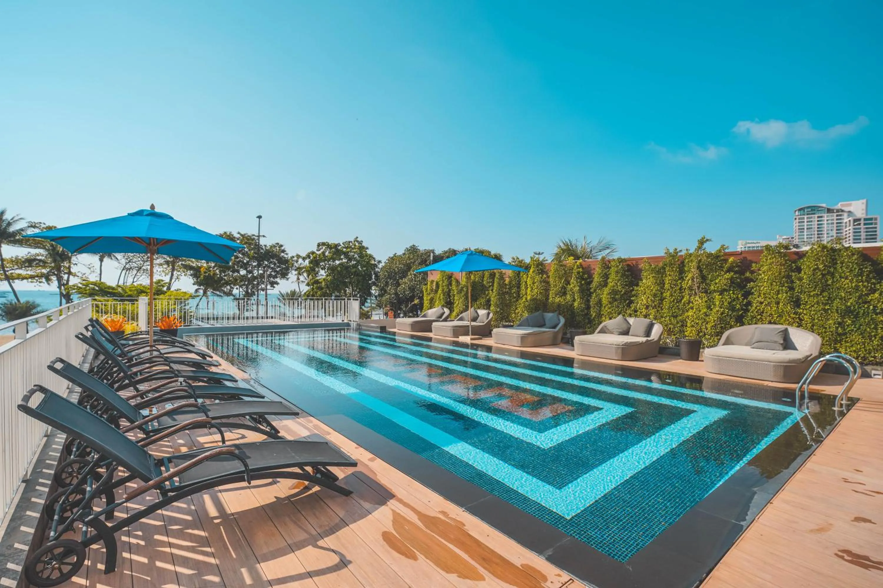 Swimming pool in Mera Mare Pattaya