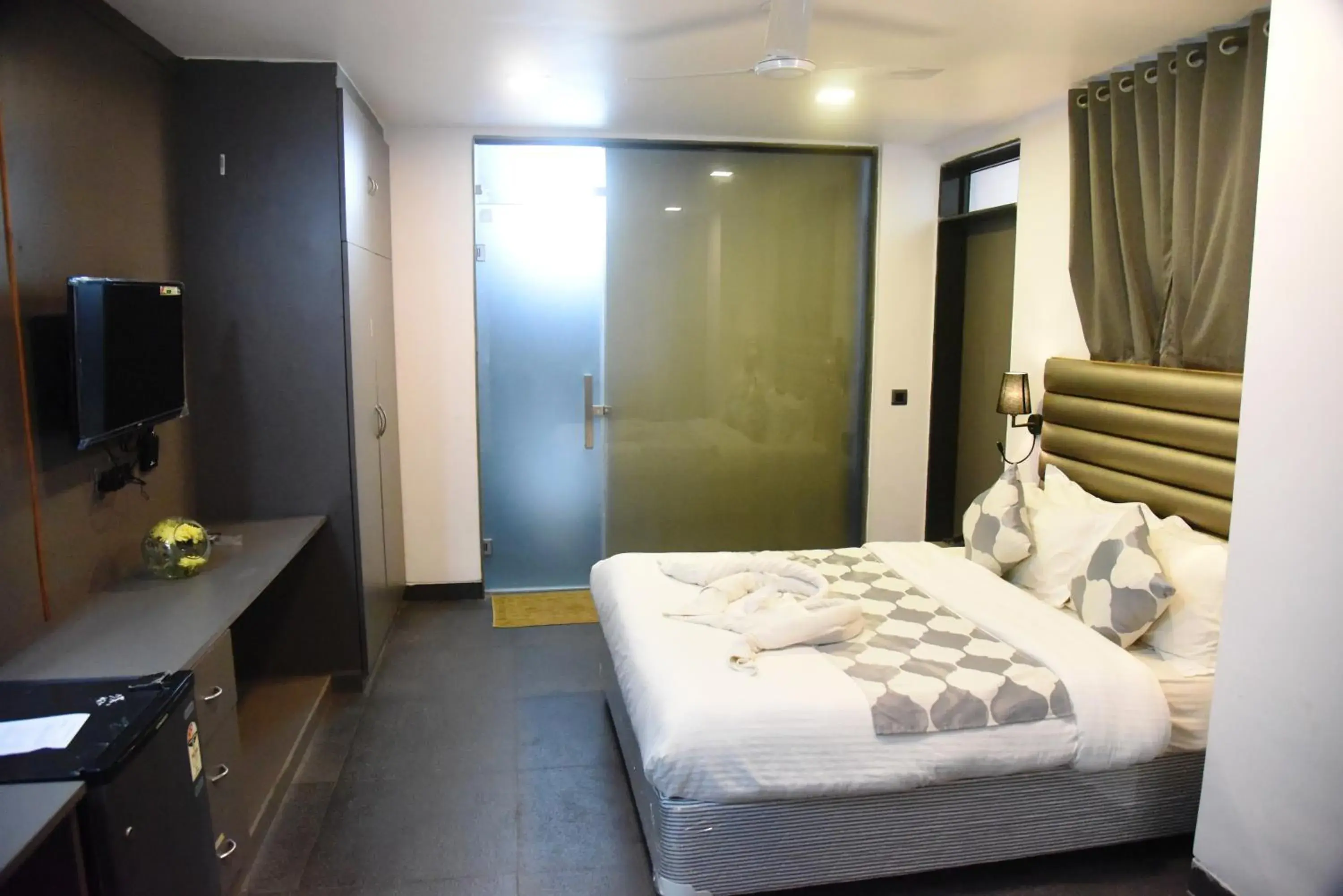 Bed in Ticlo Resorts Bed in Ticlo Resorts