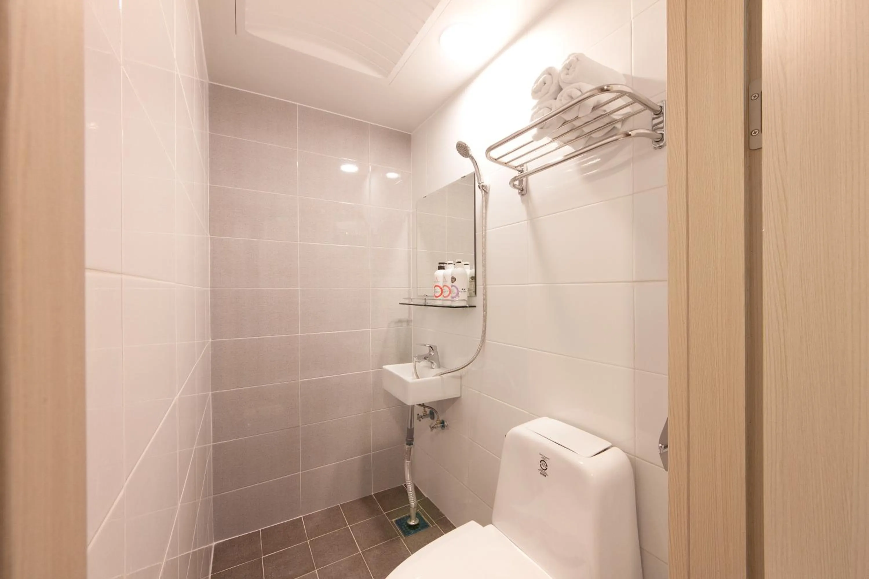 Toilet in K-Grand Hotel Myeongdong