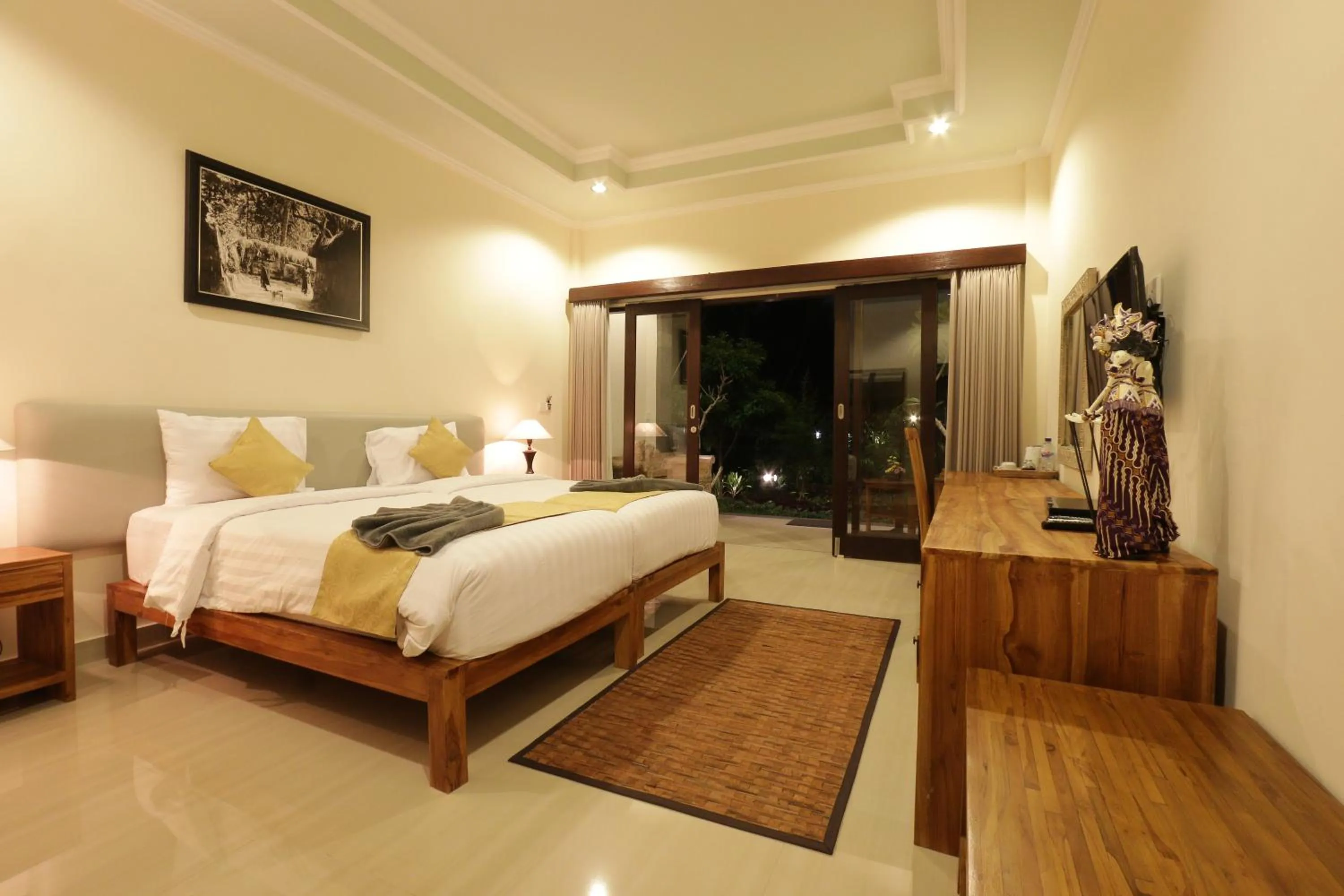 Photo of the whole room, Bed in Duana Sari by Mahaputra