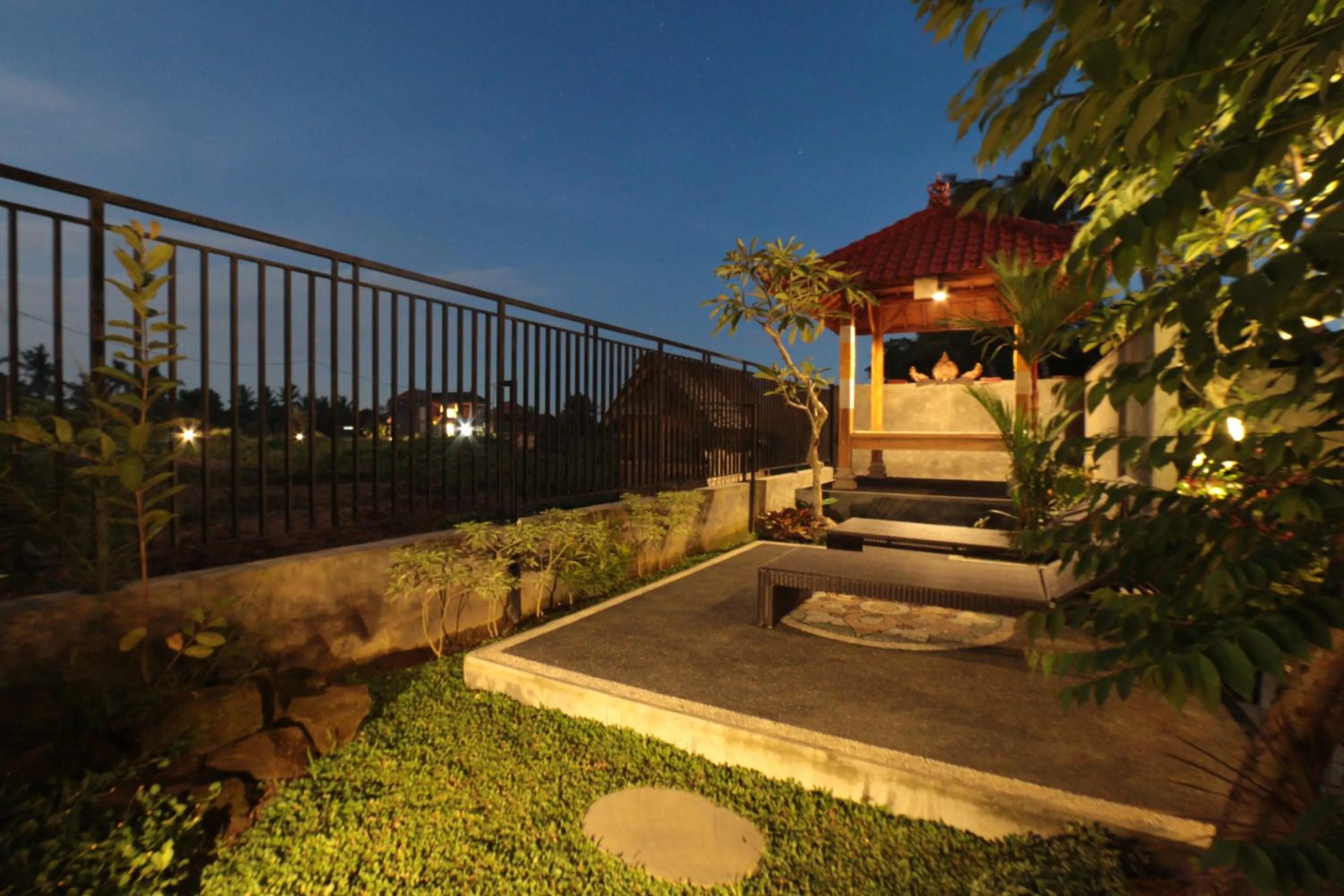 Night in Duana Sari by Mahaputra