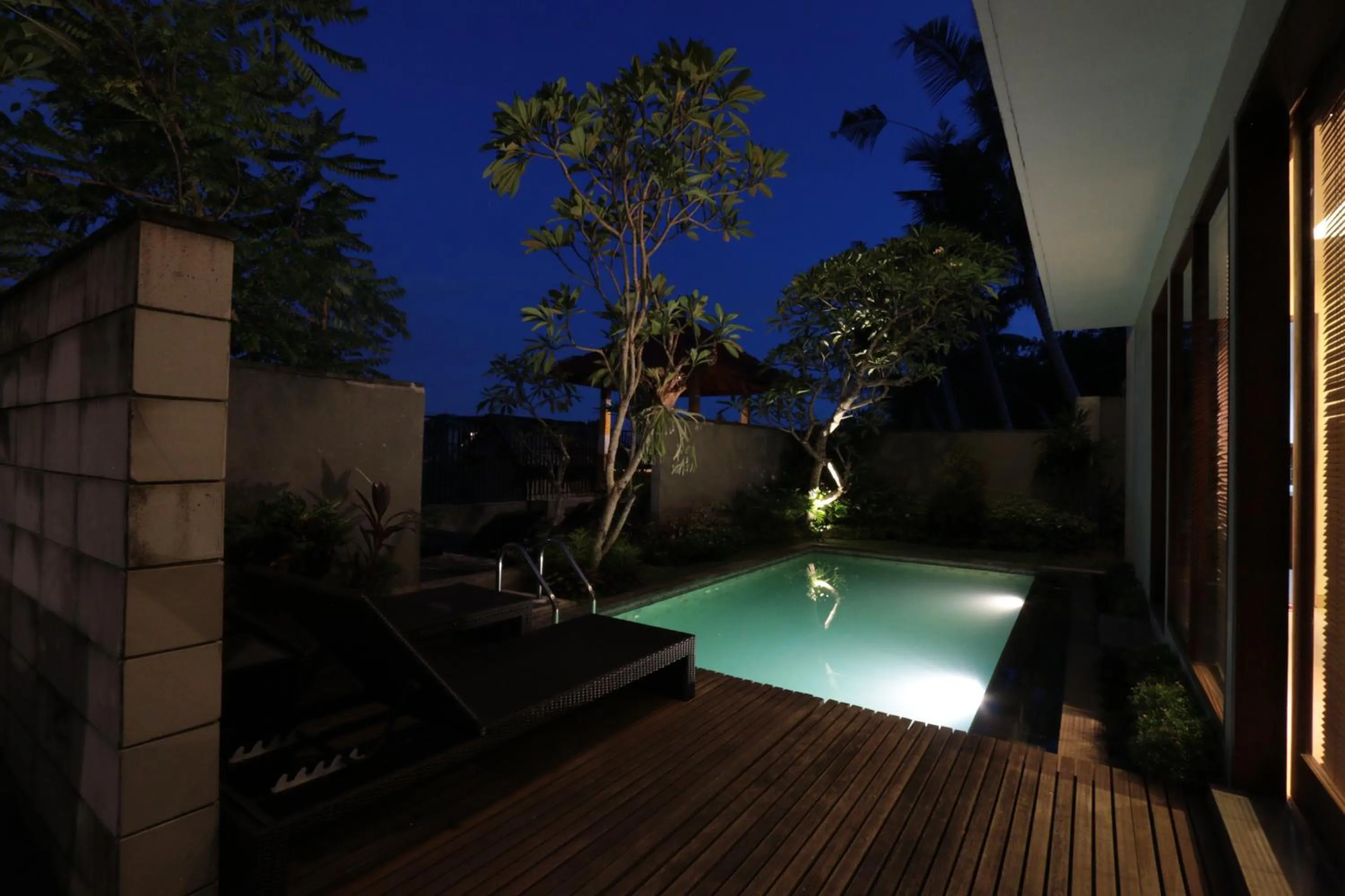 Night in Duana Sari by Mahaputra