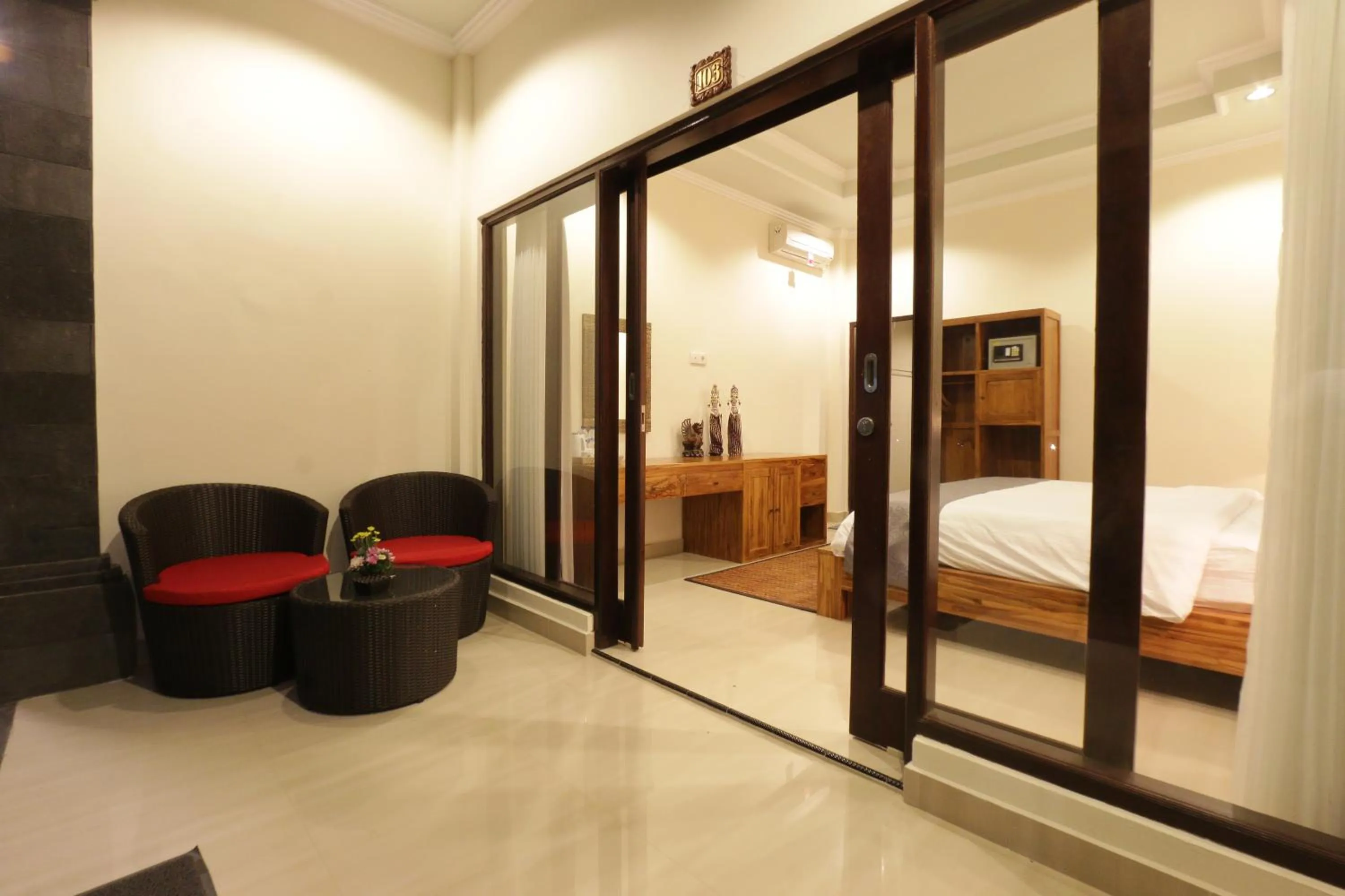 Patio in Duana Sari by Mahaputra