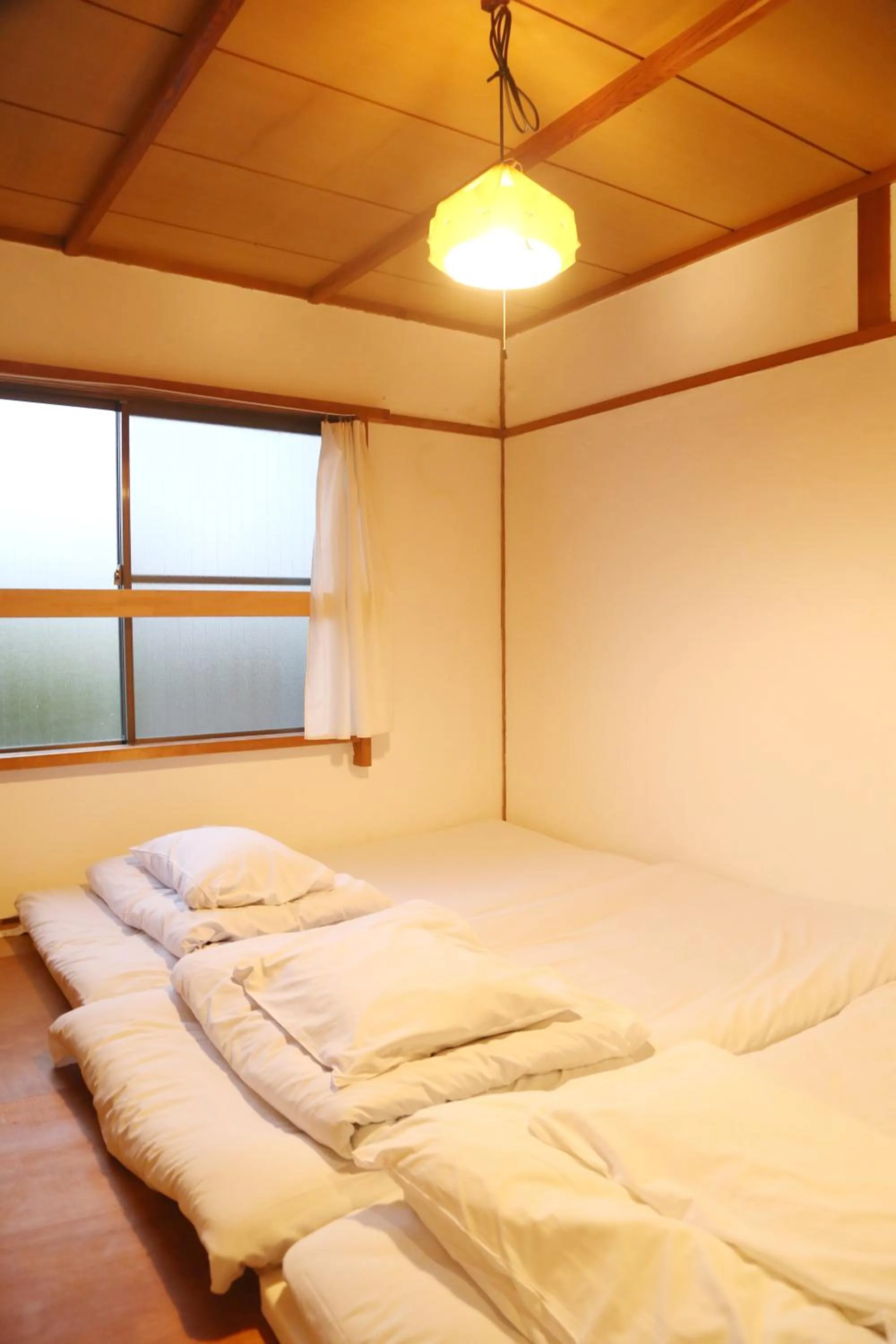 Bedroom, Bed in Y Pub & Hostel Tottori