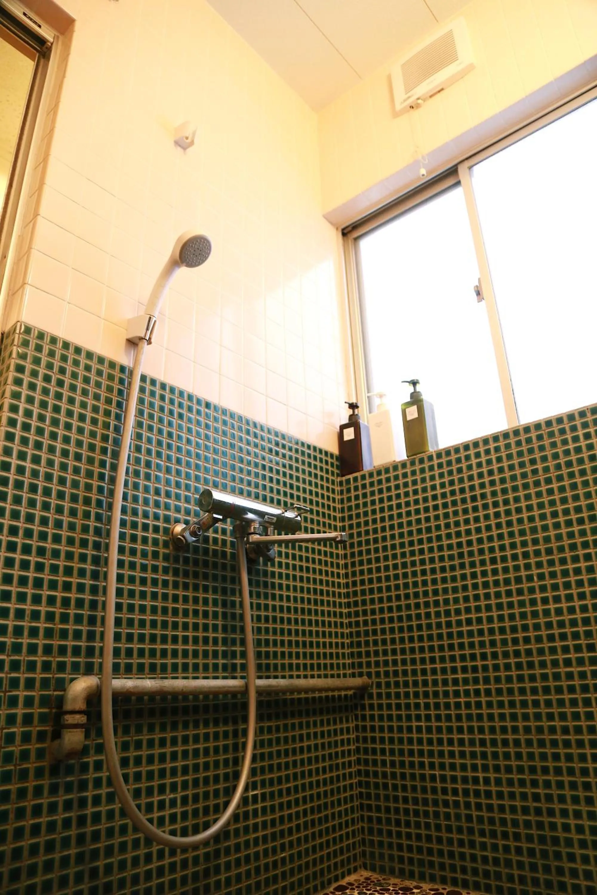 Bathroom in Y Pub & Hostel Tottori