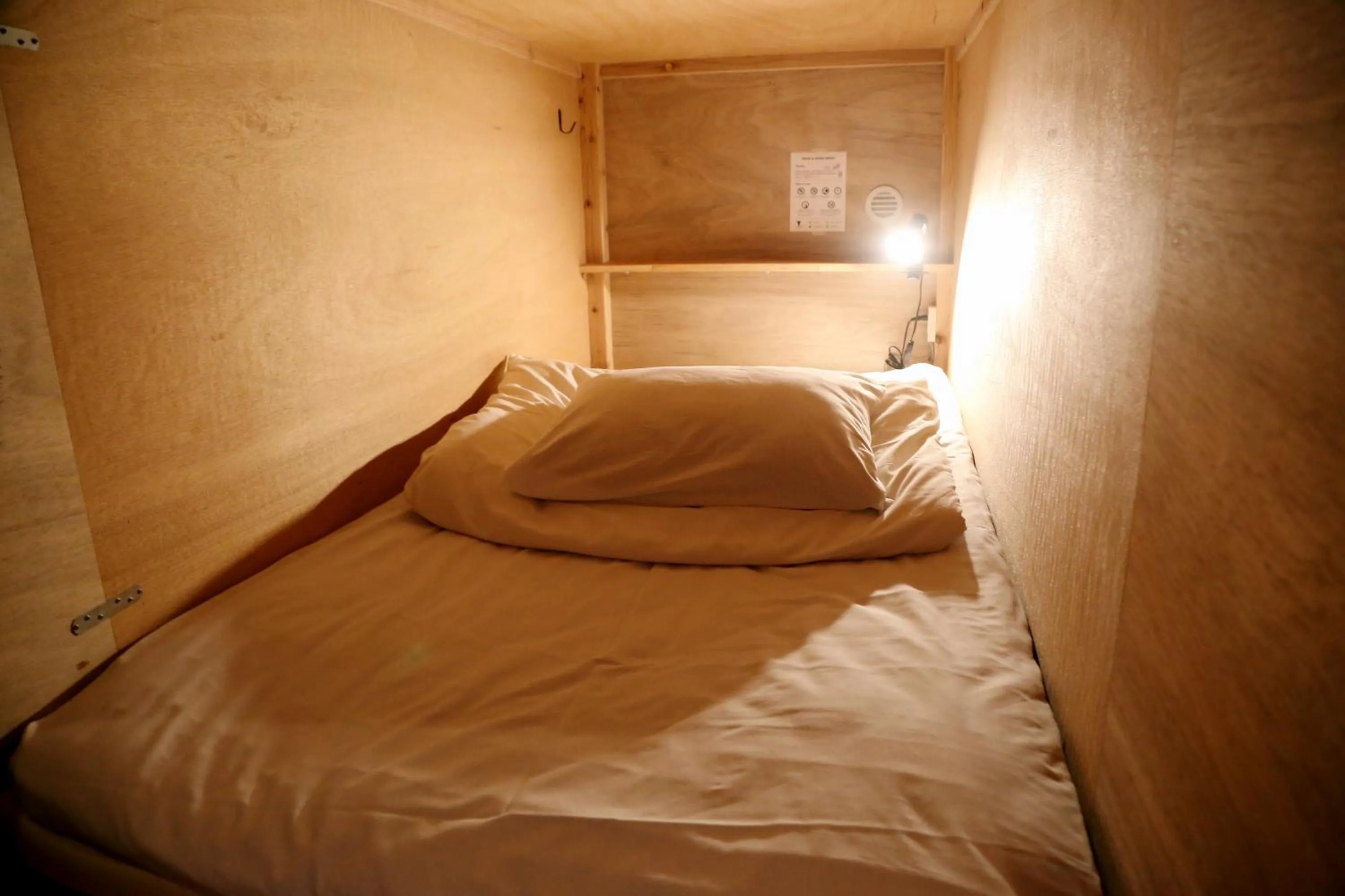 Bed in Y Pub & Hostel Tottori
