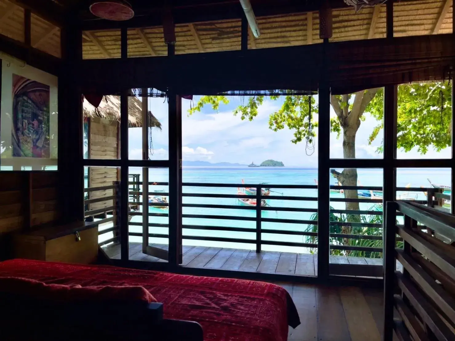 Sea view, Bed in Castaway Resort Koh Lipe Sea view, Bed in Castaway Resort Koh Lipe