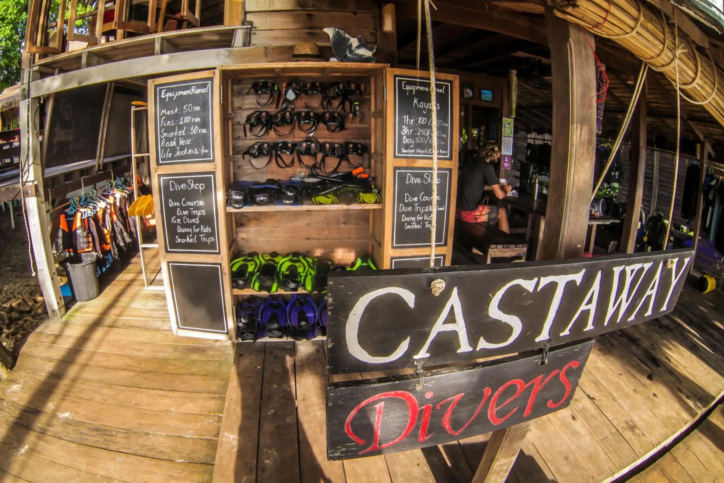 Snorkeling in Castaway Resort Koh Lipe