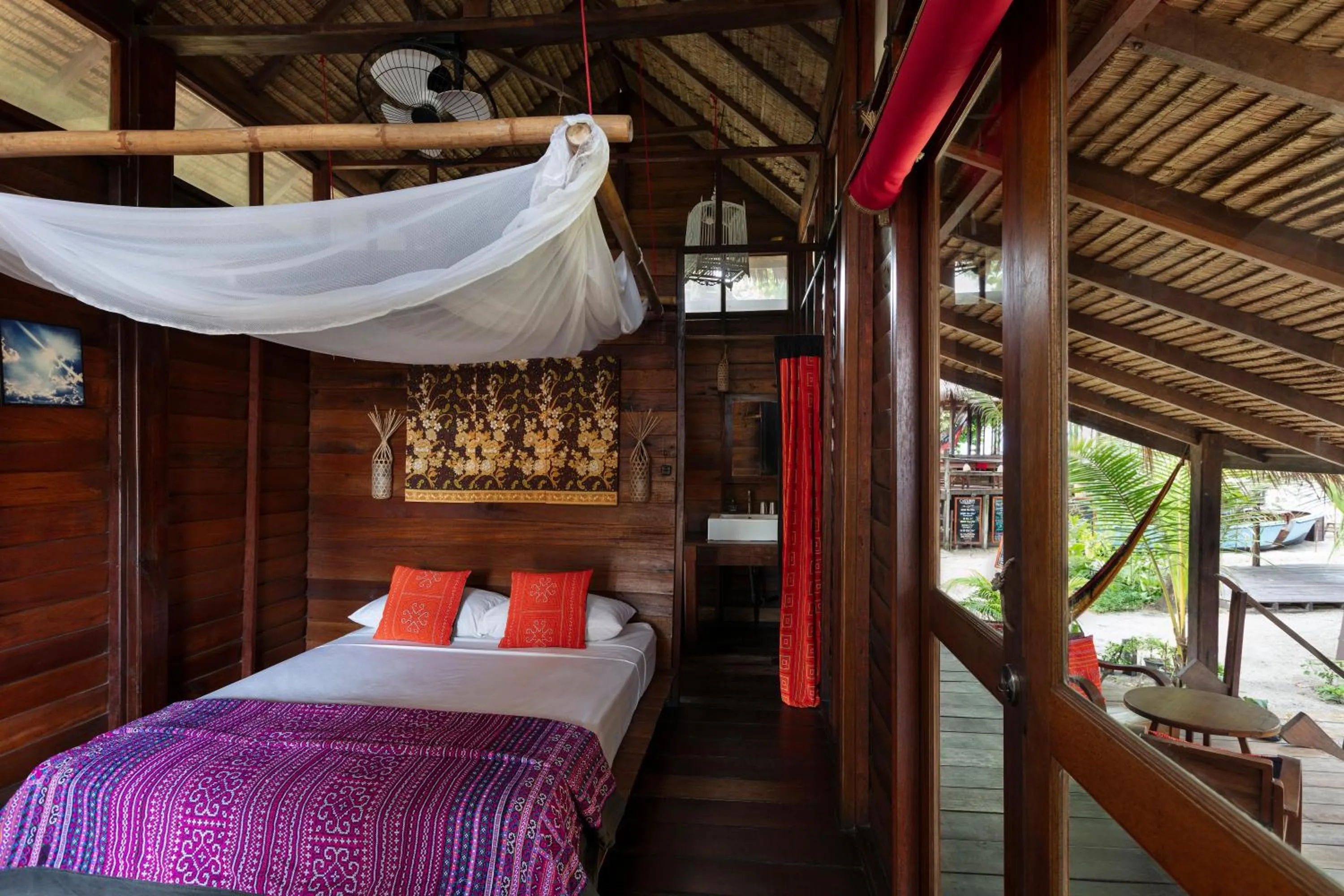 Bedroom, Bed in Castaway Resort Koh Lipe