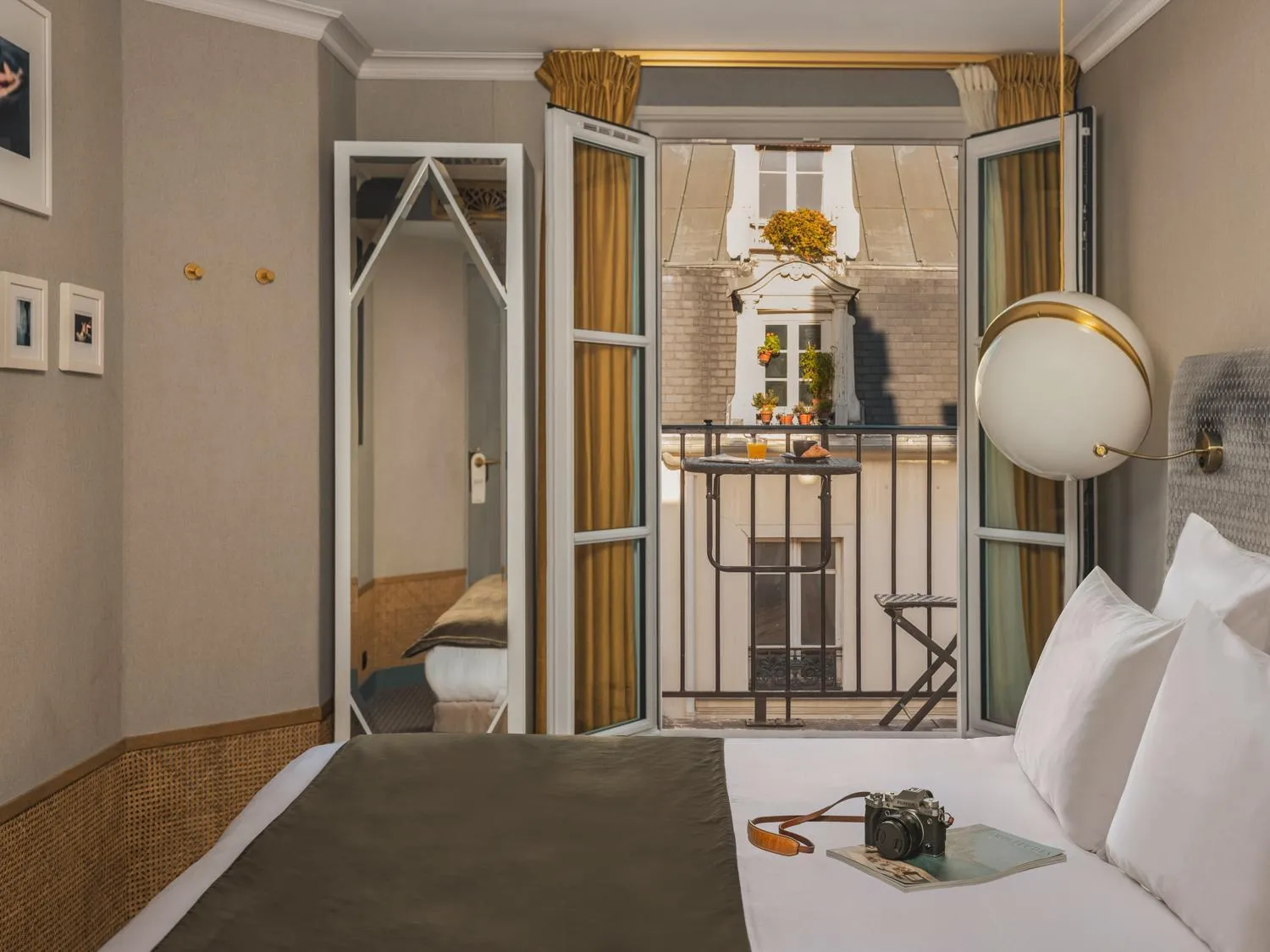 Bed in Handsome Hotel