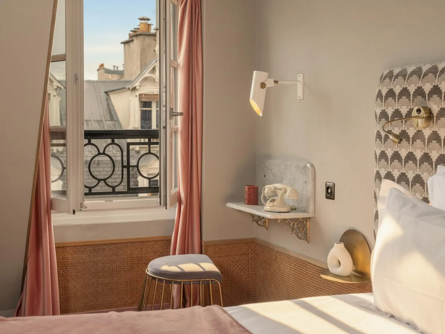 Bed in Handsome Hotel