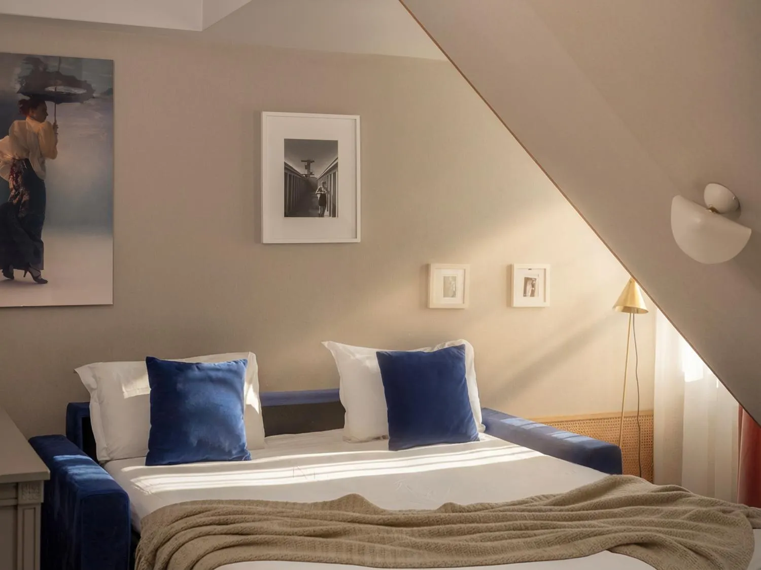 Bed in Handsome Hotel