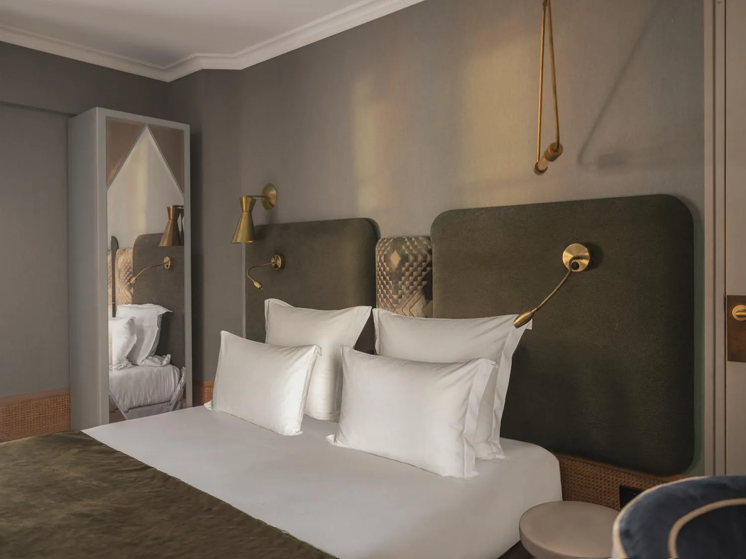 Bed in Handsome Hotel