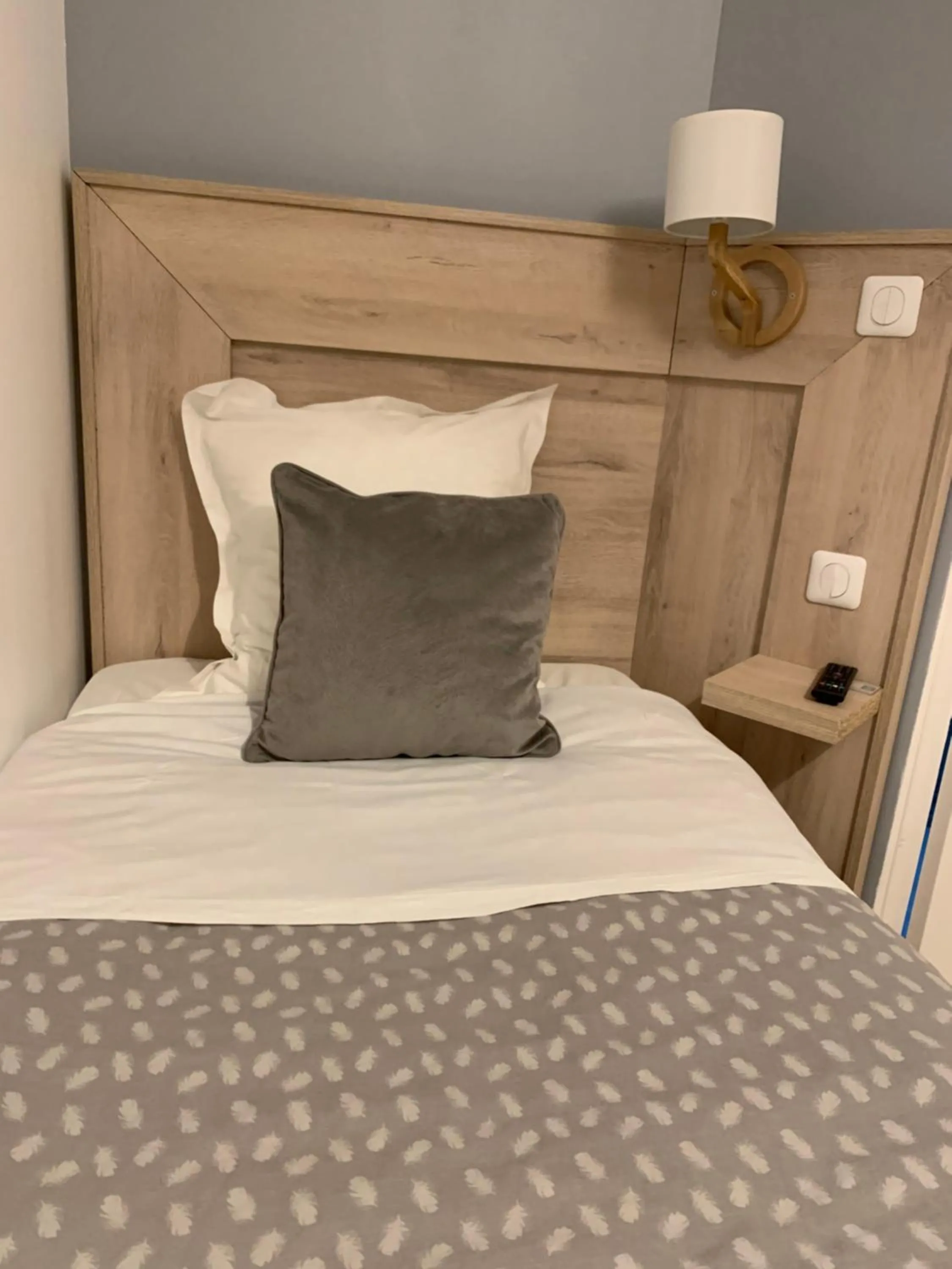 Bedroom, Bed in Ménil Bon Temps