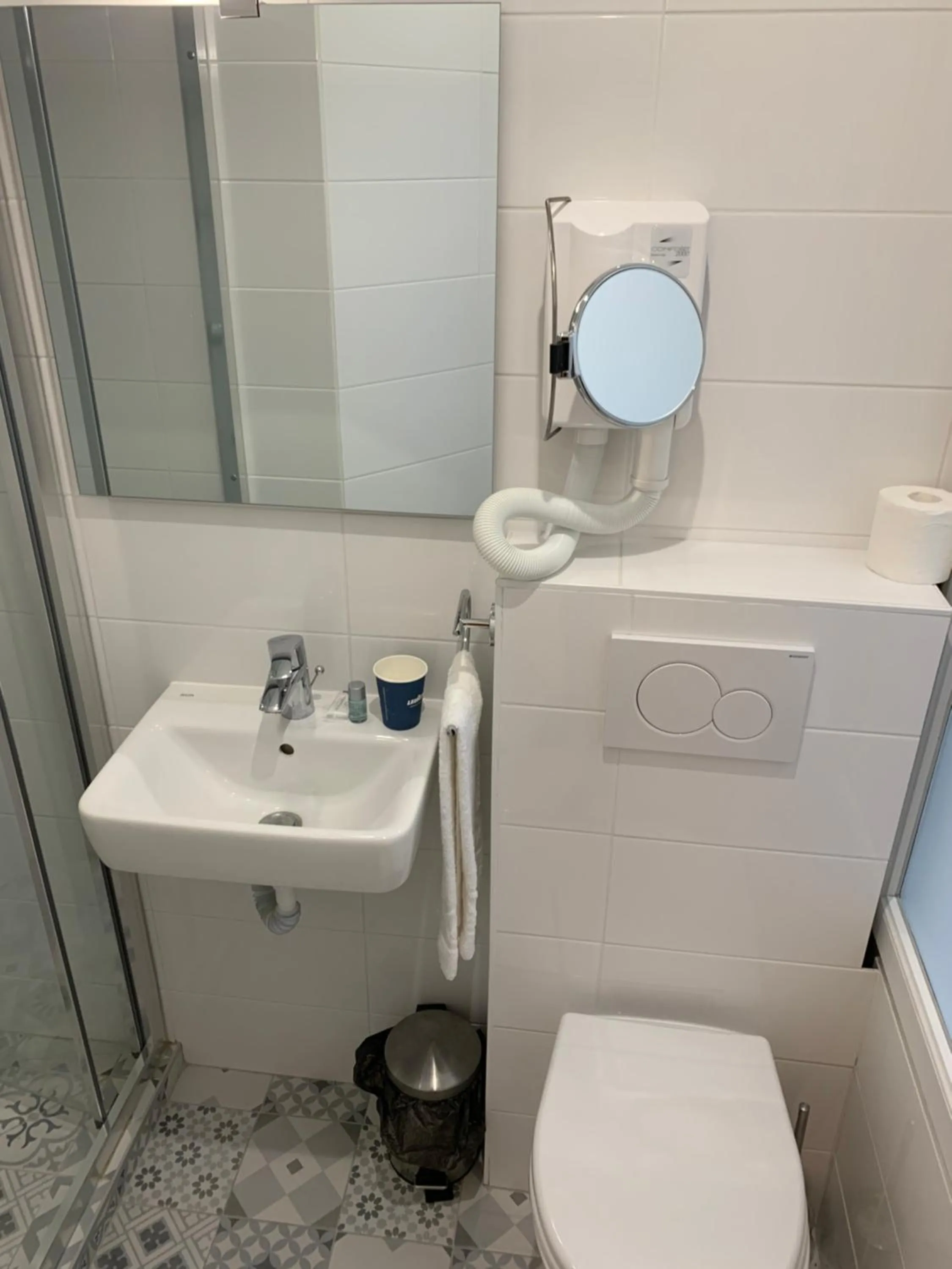 Bathroom in Ménil Bon Temps