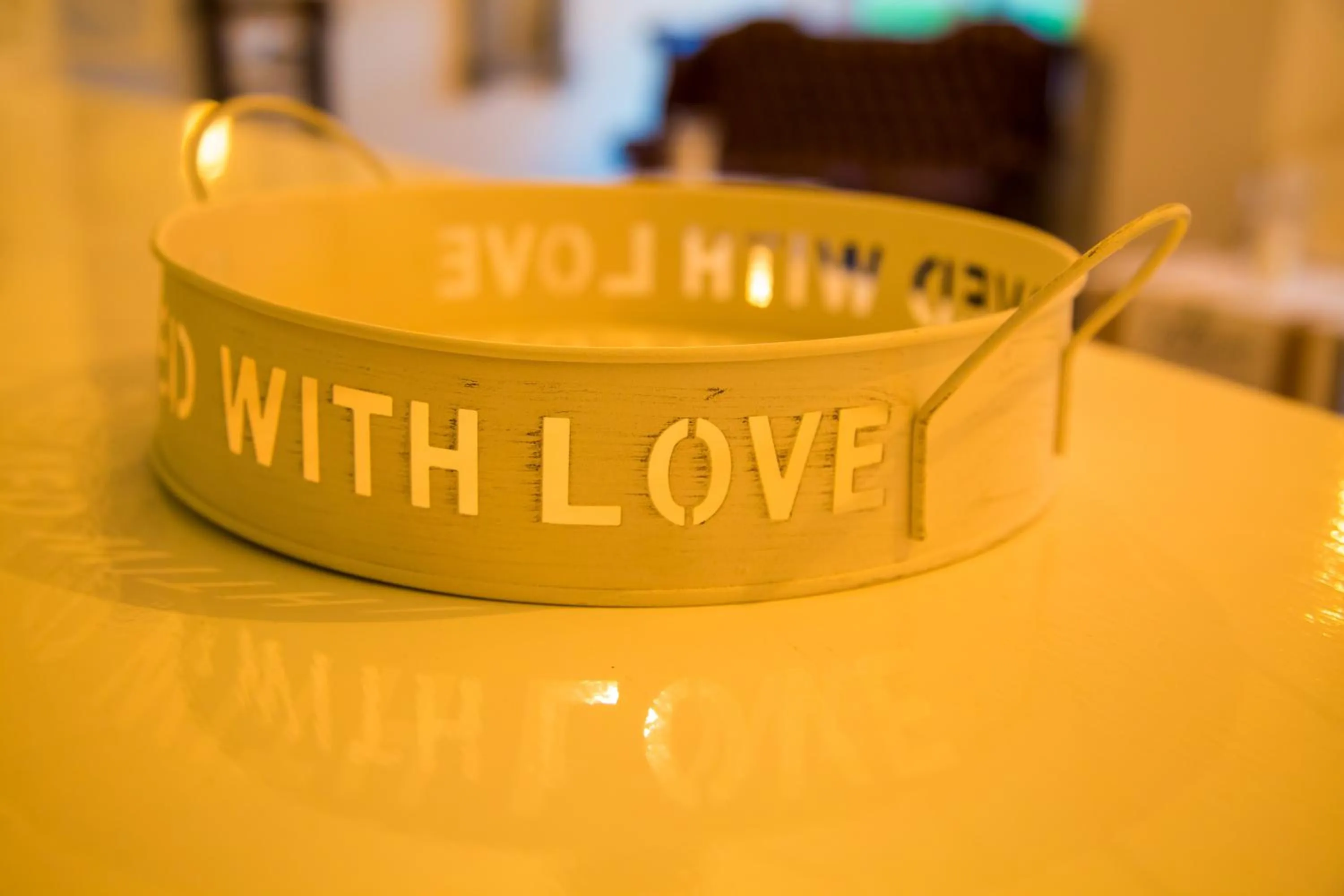 Logo/Certificate/Sign in Gray Manor Hotel