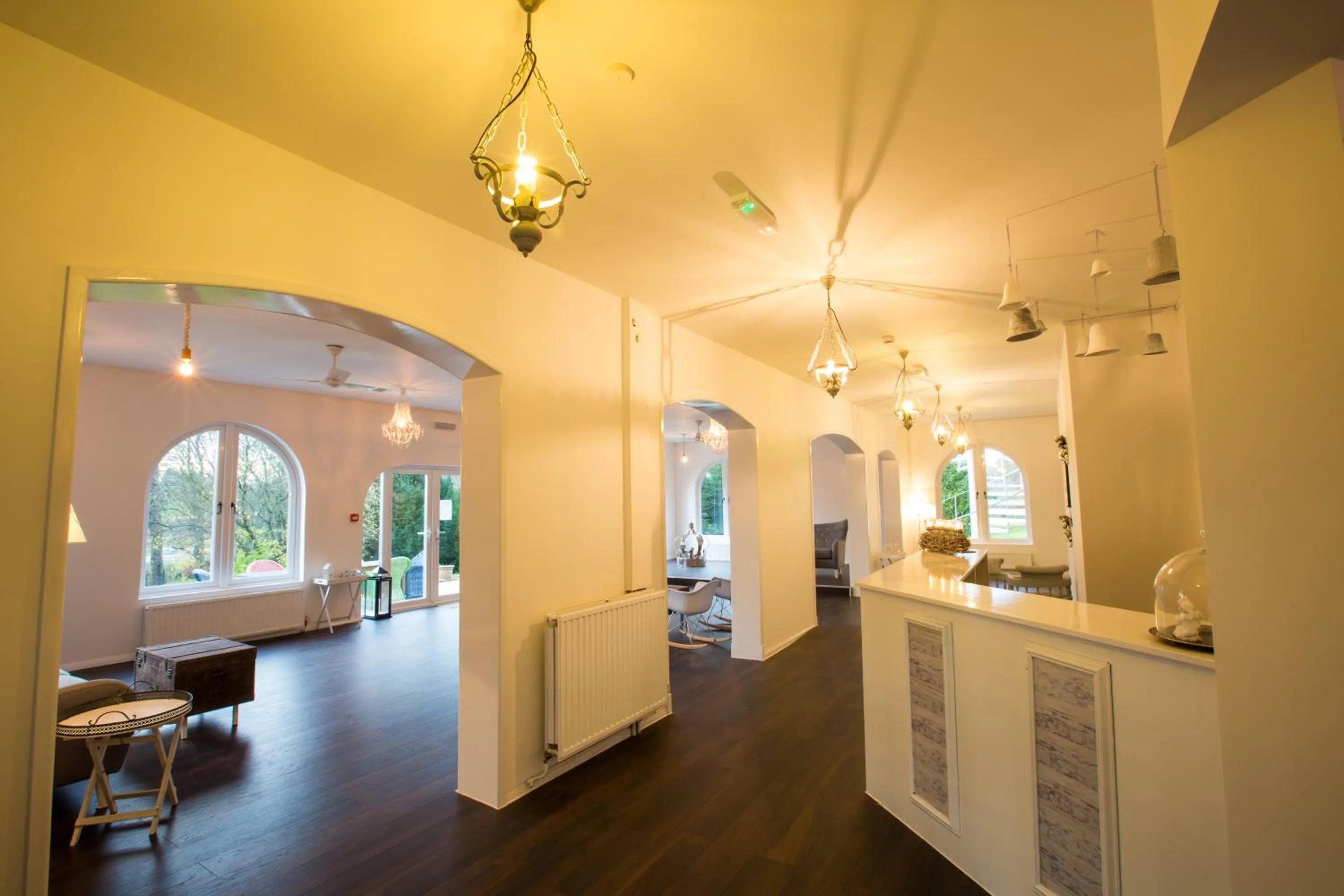 Day in Gray Manor Hotel