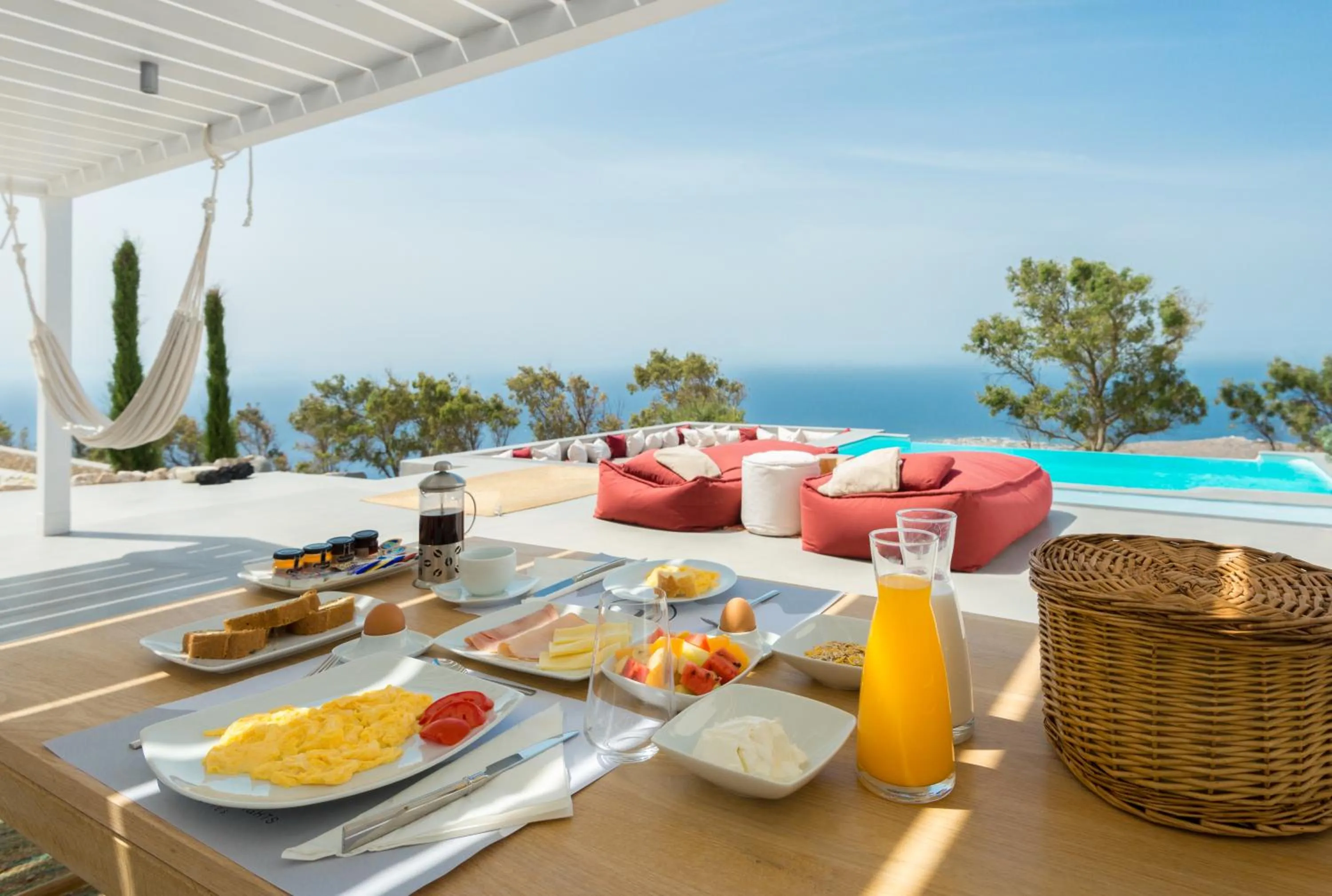 Breakfast in Santorini Heights