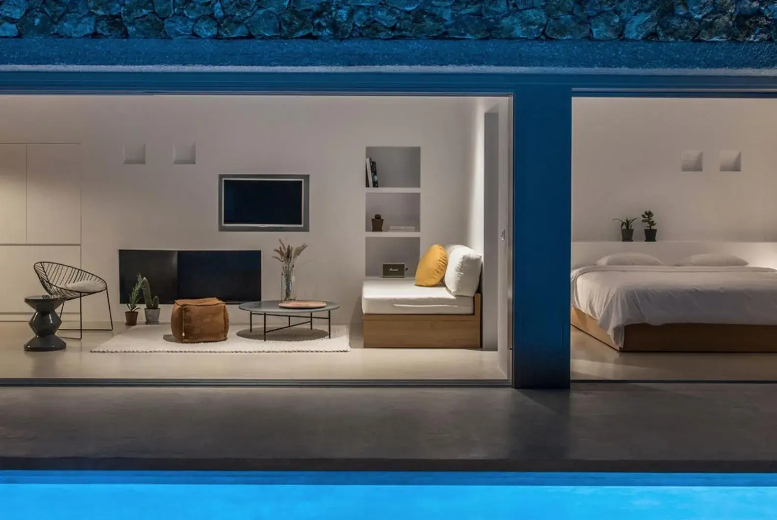 Bed in Santorini Heights Bed in Santorini Heights