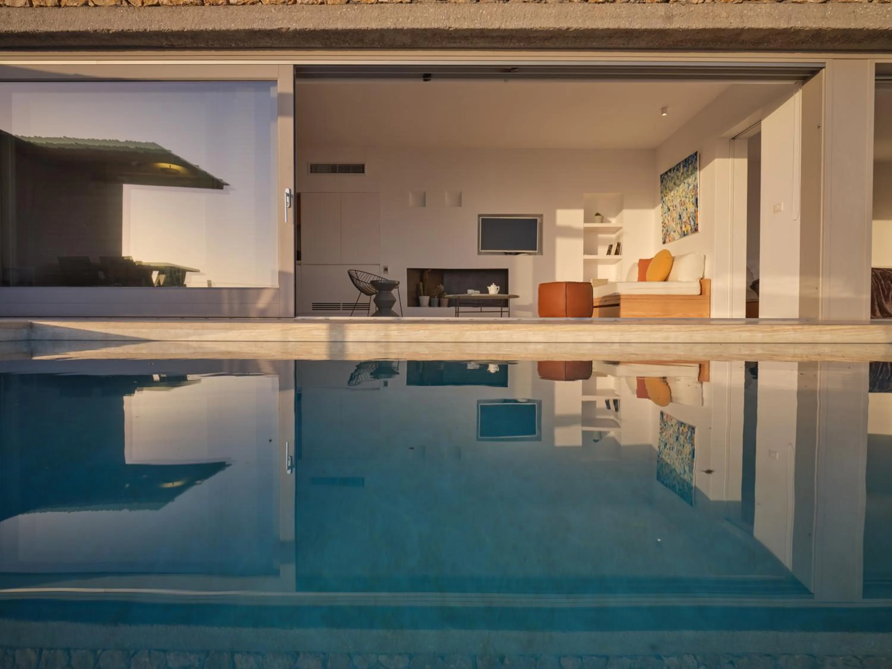 Swimming pool in Santorini Heights