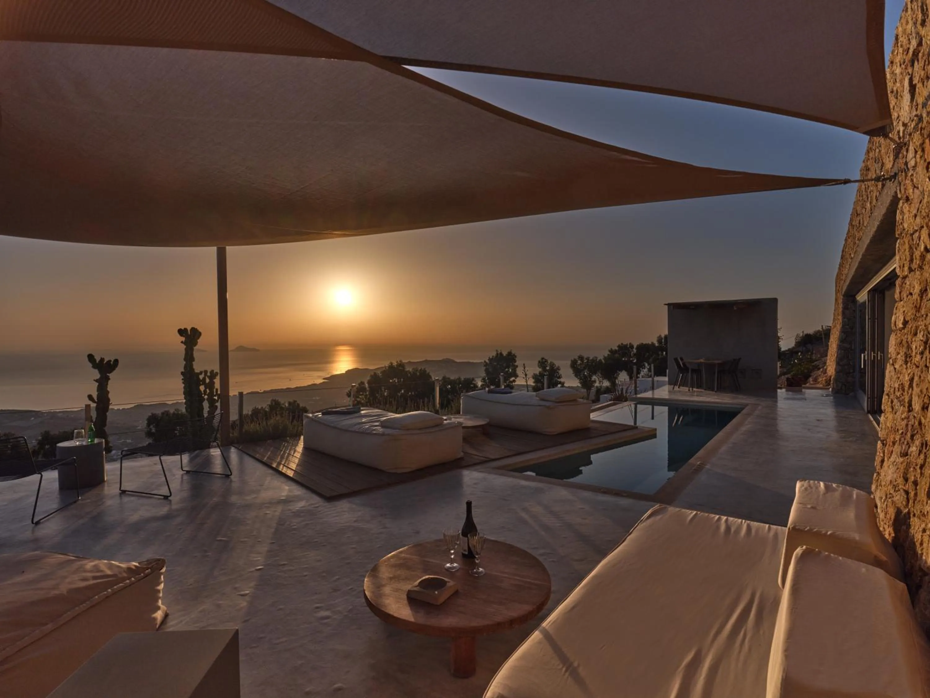 Patio in Santorini Heights