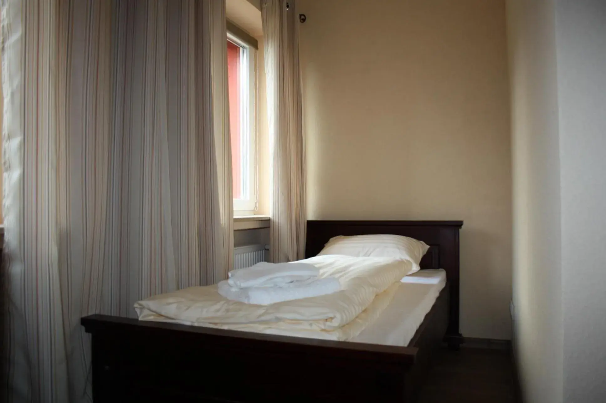 Single Room with Bathroom - single occupancy in Der Gutschmecker Bad Segeberg Single Room with Bathroom - single occupancy in Der Gutschmecker Bad Segeberg