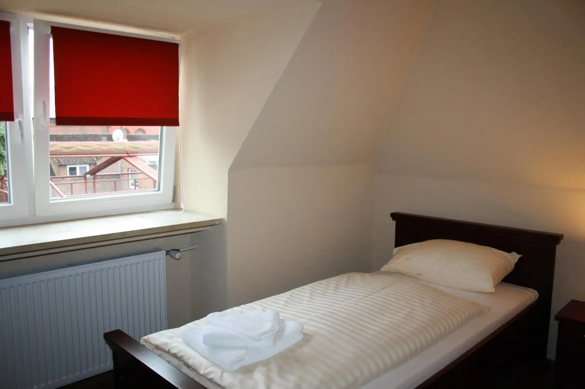 Single Room with Bathroom - single occupancy in Der Gutschmecker Bad Segeberg Single Room with Bathroom - single occupancy in Der Gutschmecker Bad Segeberg