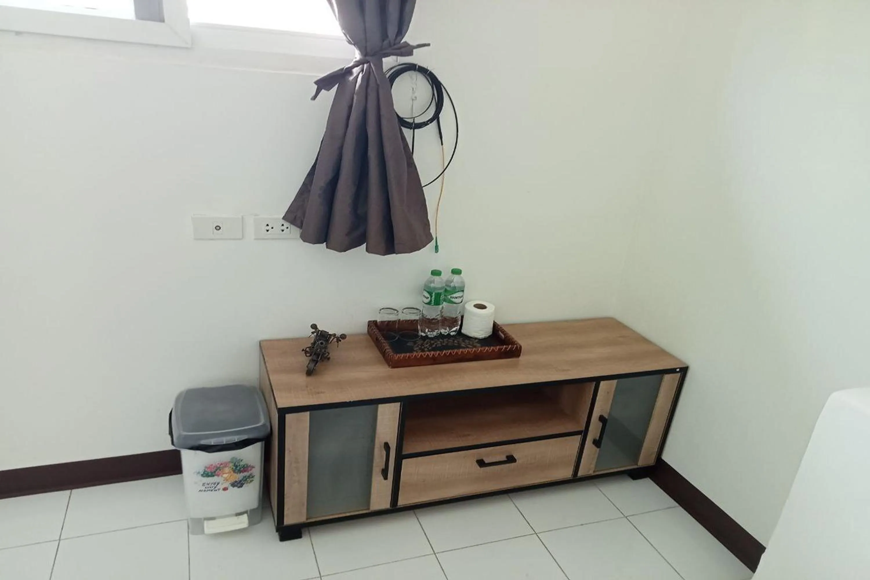 Drinks in Sleep Dee Hostel