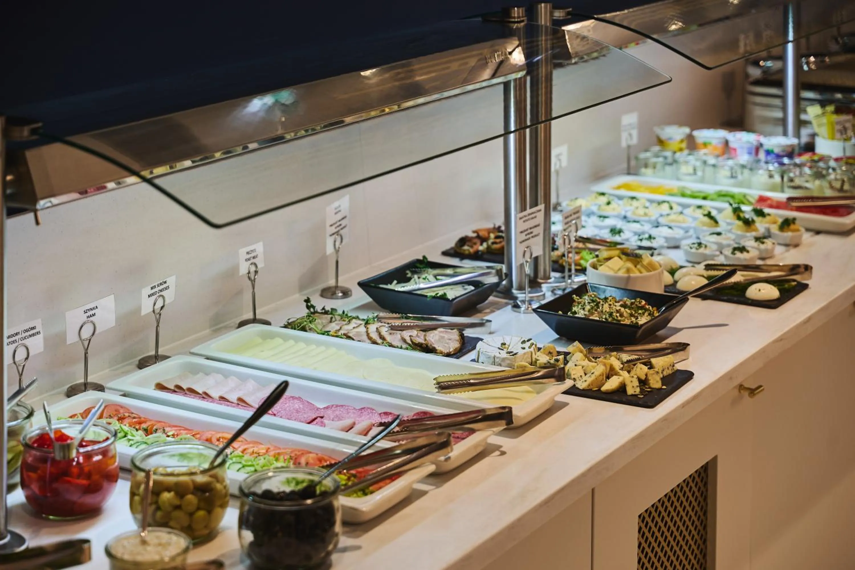 Food and drinks in Aiden by Best Western Lodz