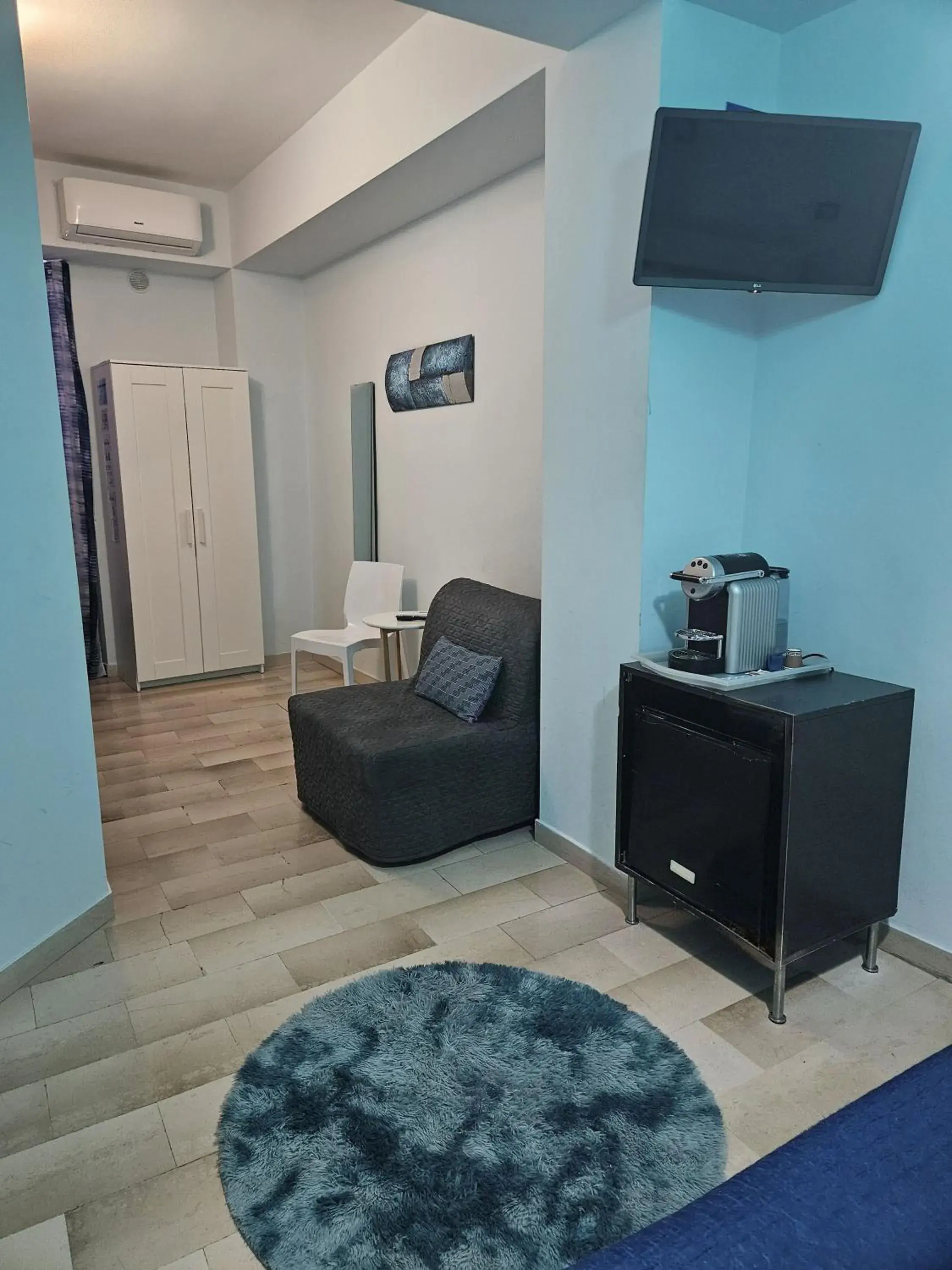 Classic Room with Private Bathroom - single occupancy in Bari Vecchia Dimora Classic Room with Private Bathroom - single occupancy in Bari Vecchia Dimora