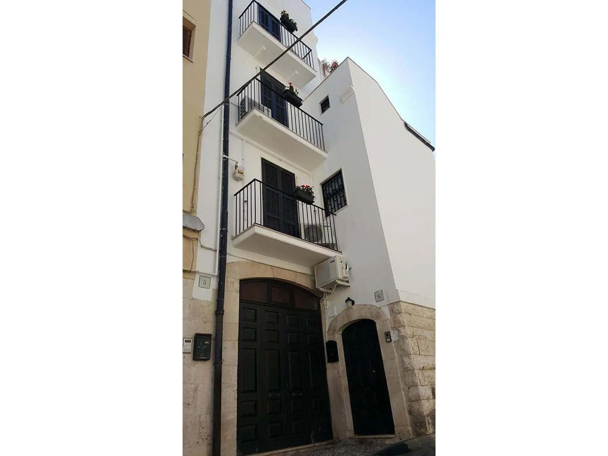 Facade/entrance in Bari Vecchia Dimora