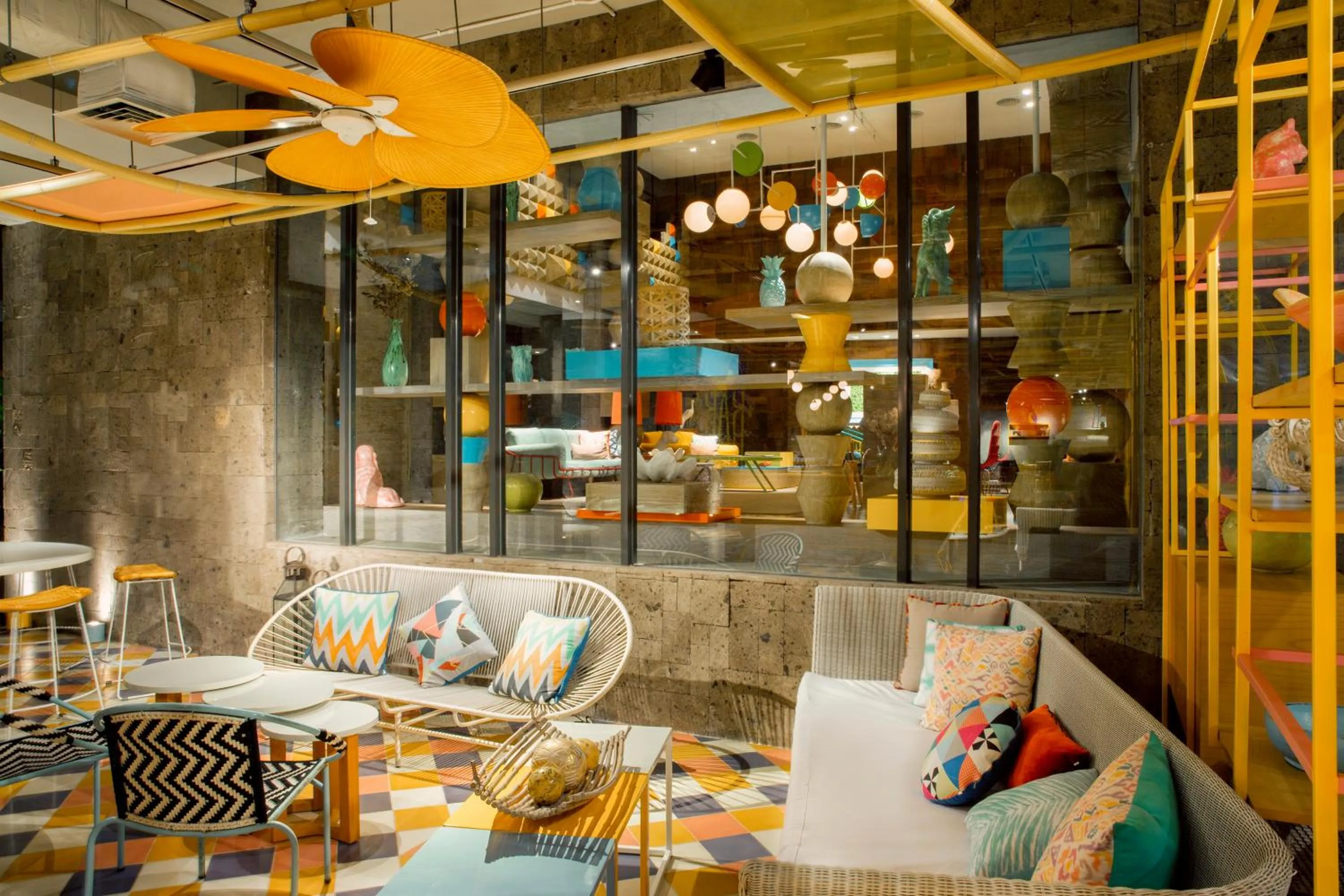 Restaurant/places to eat in Tijili Hotel Seminyak