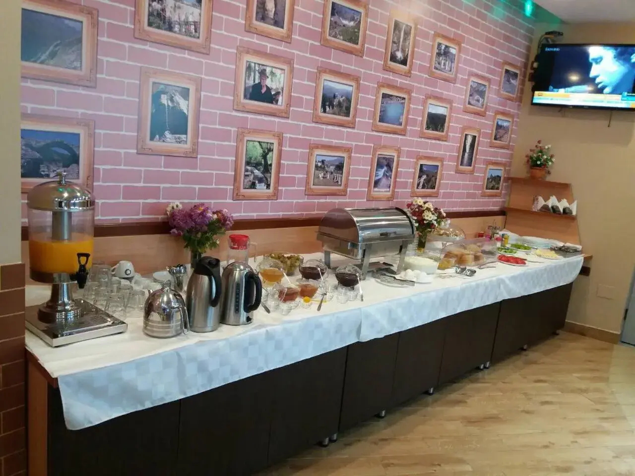 Breakfast in Alvero Hotel Breakfast in Alvero Hotel