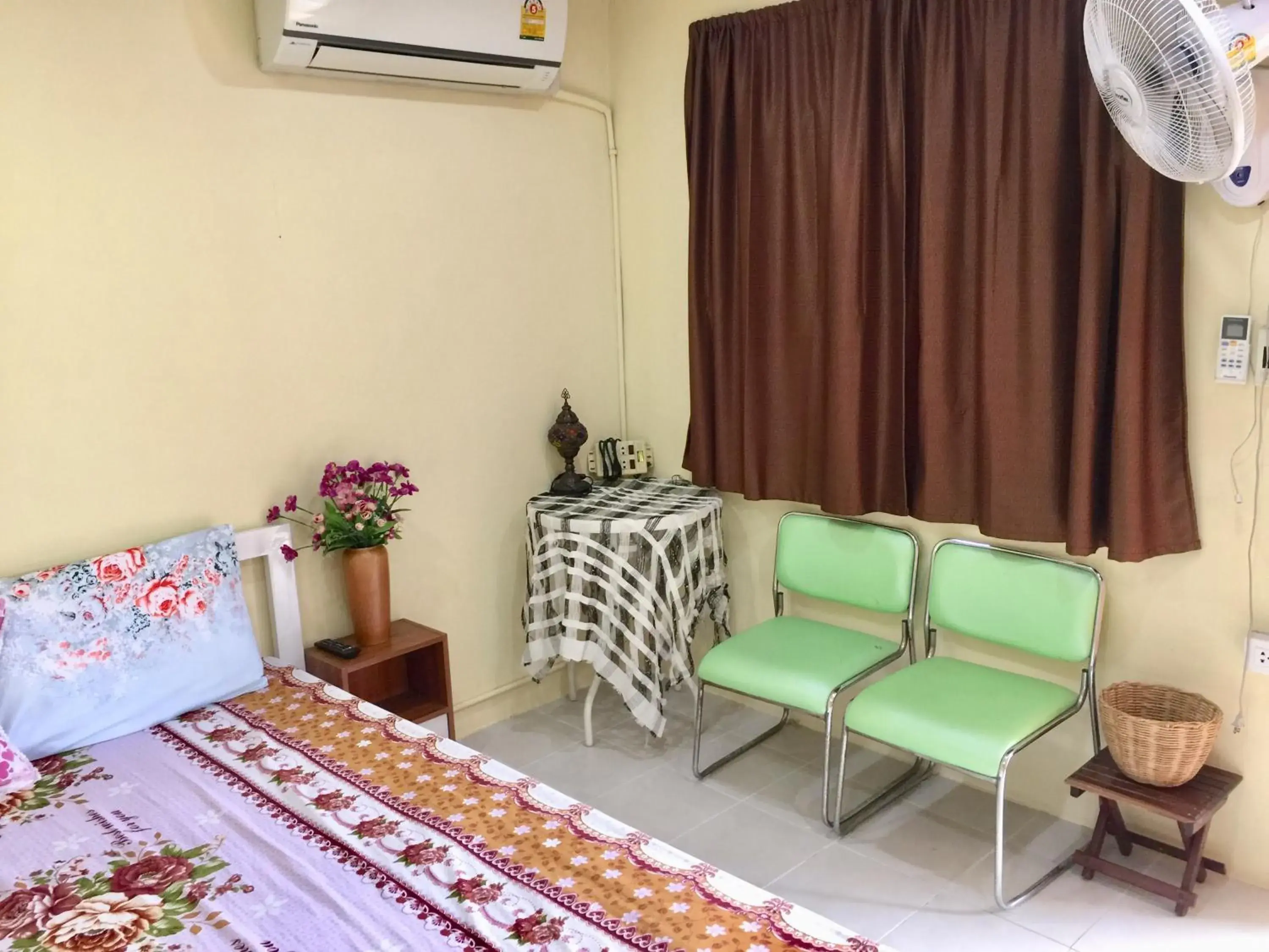 Double Room in Ban Kru Ae HomeHostel Double Room in Ban Kru Ae HomeHostel