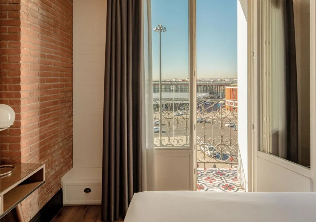 View (from property/room), Bed in Only YOU Hotel Atocha