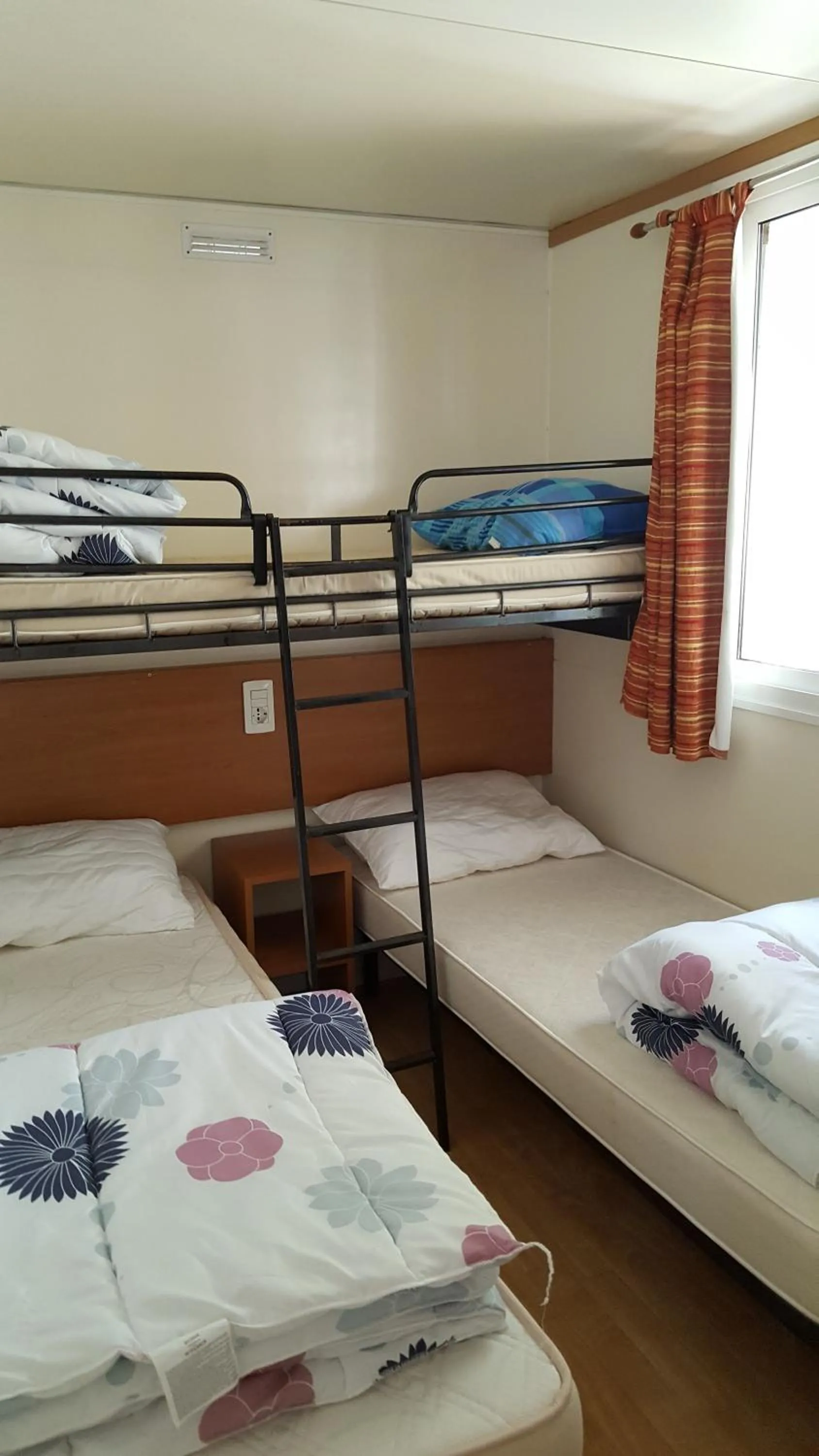 Bedroom, Bed in Mobilhome Angel