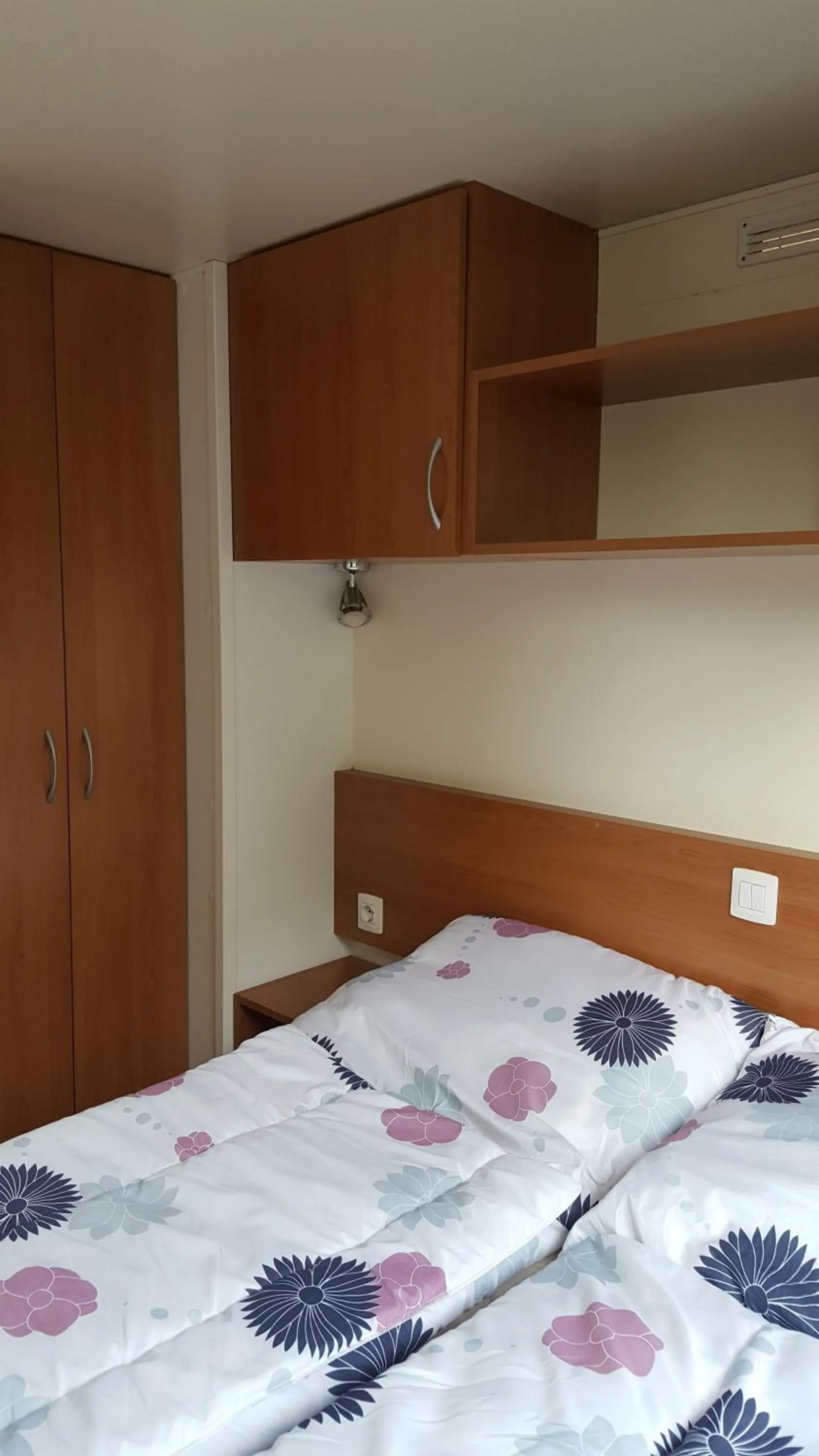 Bedroom, Bed in Mobilhome Angel