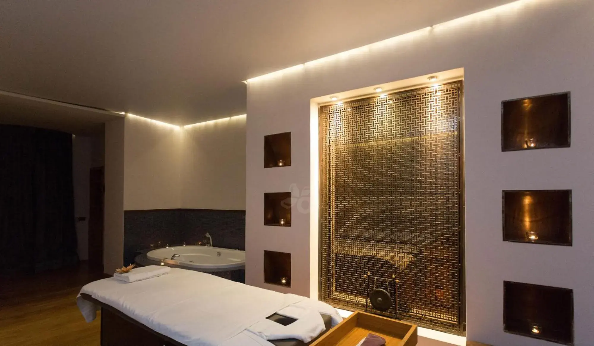 Massage, Bed in Kuum Hotel & Spa Massage, Bed in Kuum Hotel & Spa