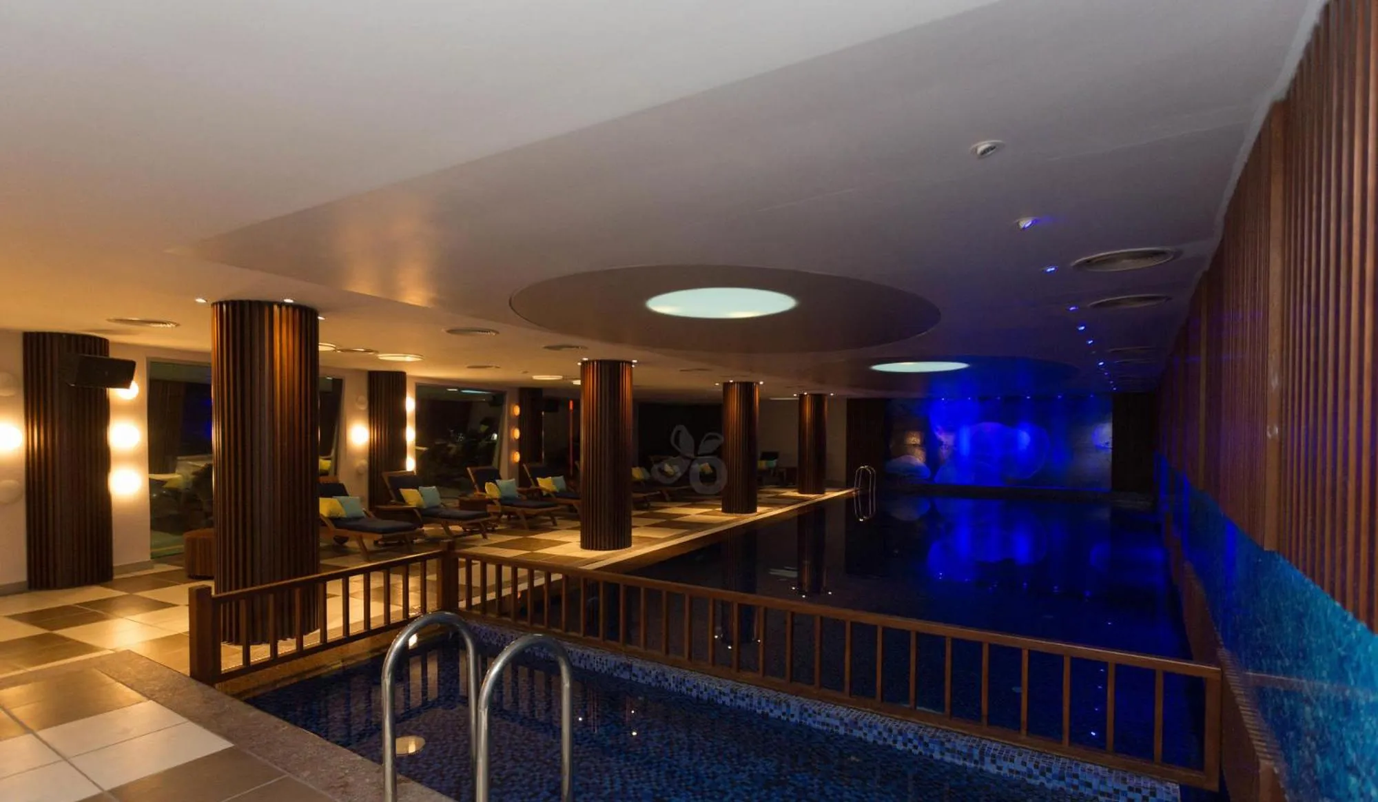 Swimming pool in Kuum Hotel & Spa