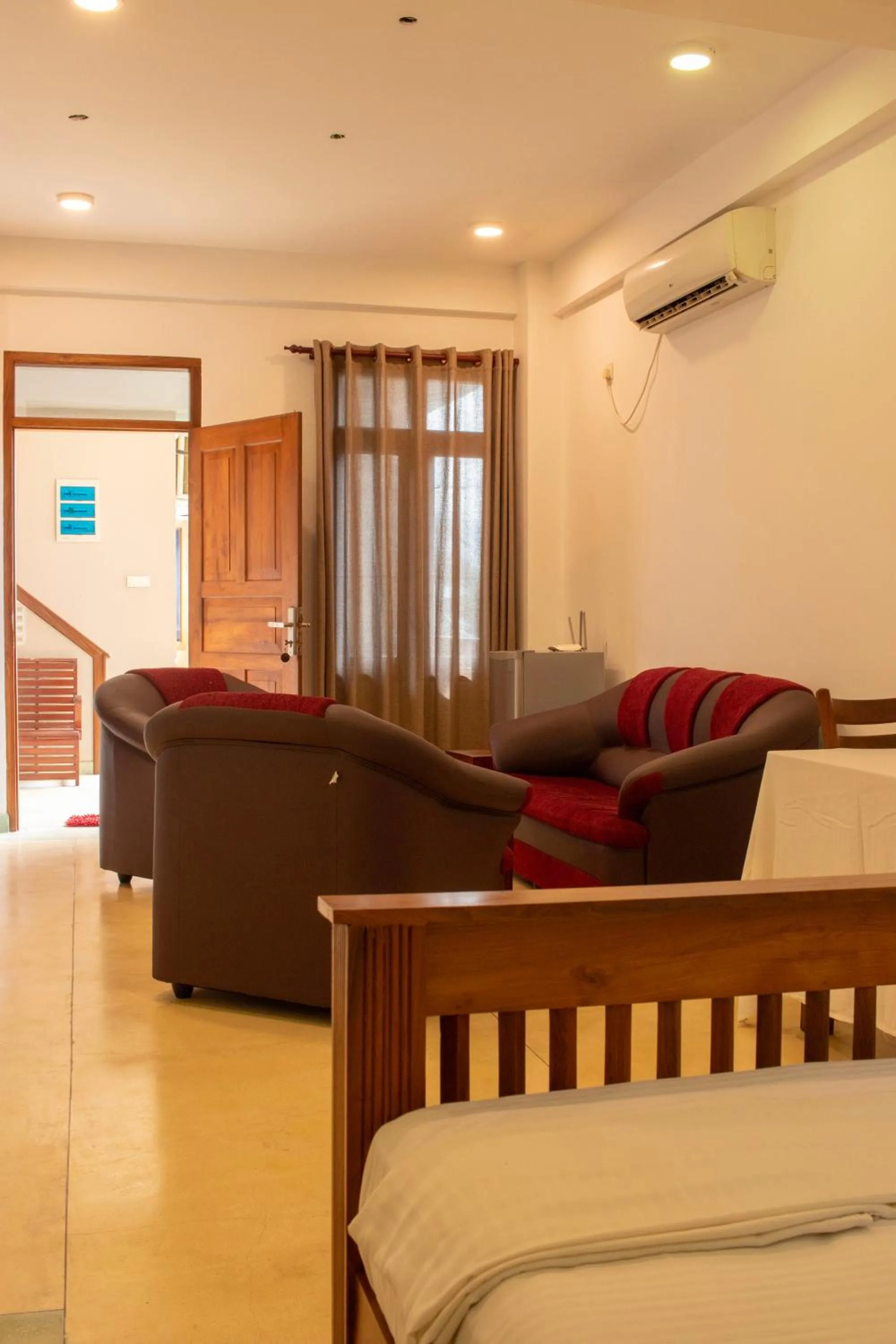 Seating area, Bed in Hotel Coconut Bar Sea Lodge