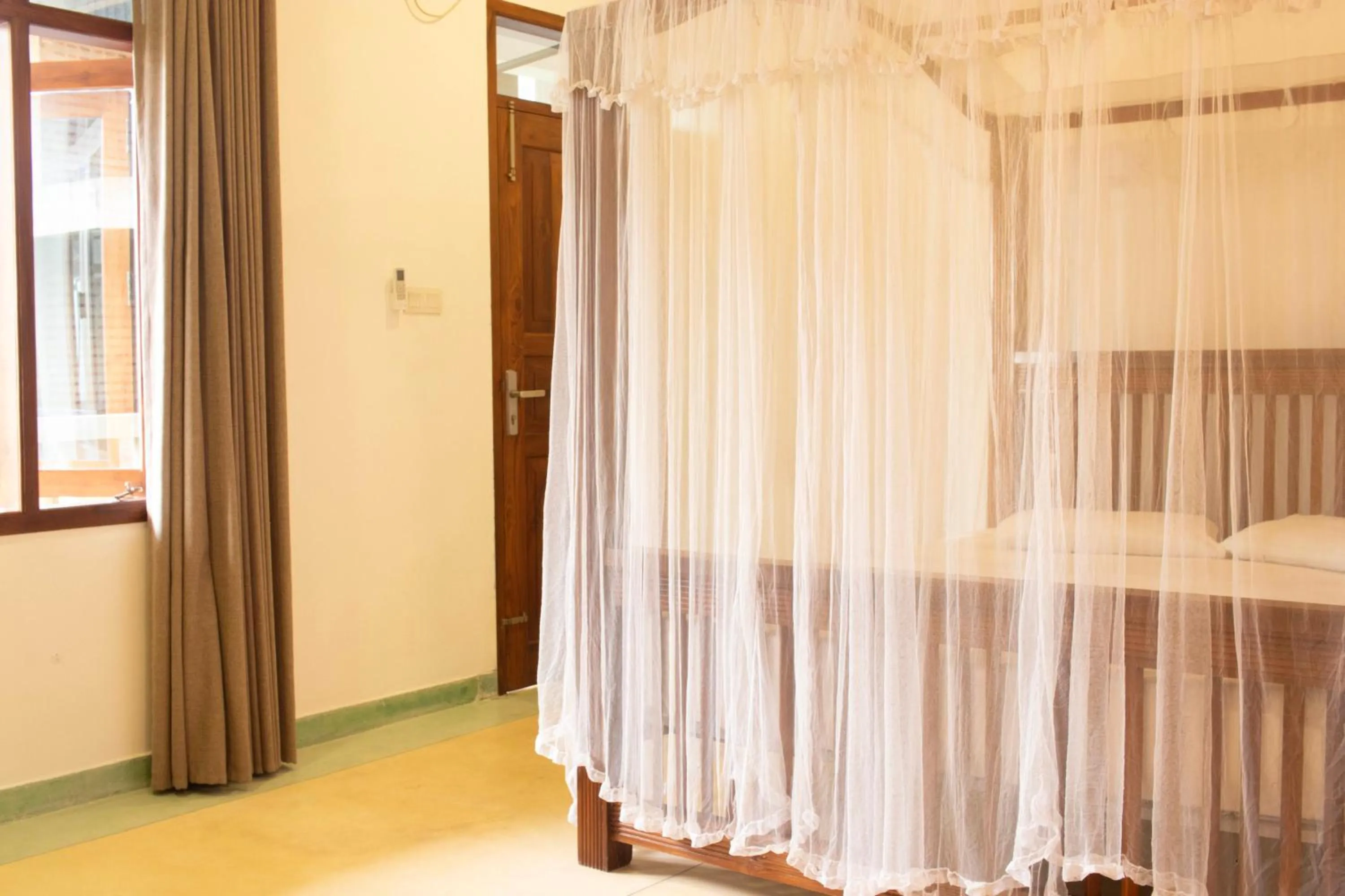 Bedroom, Bed in Hotel Coconut Bar Sea Lodge