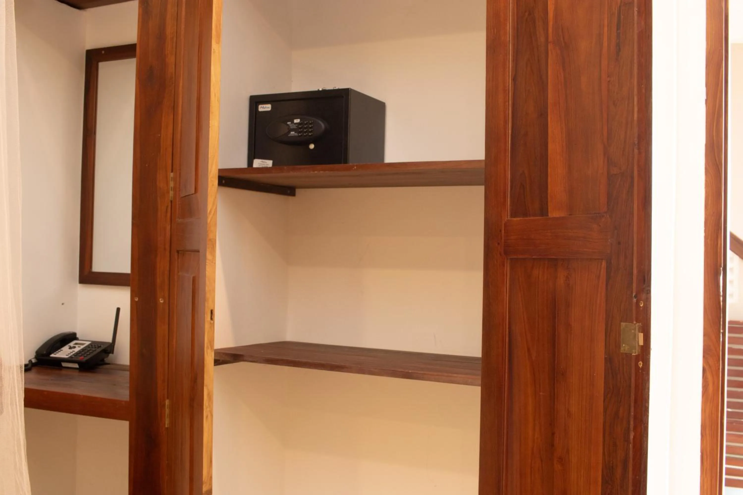 safe in Hotel Coconut Bar Sea Lodge