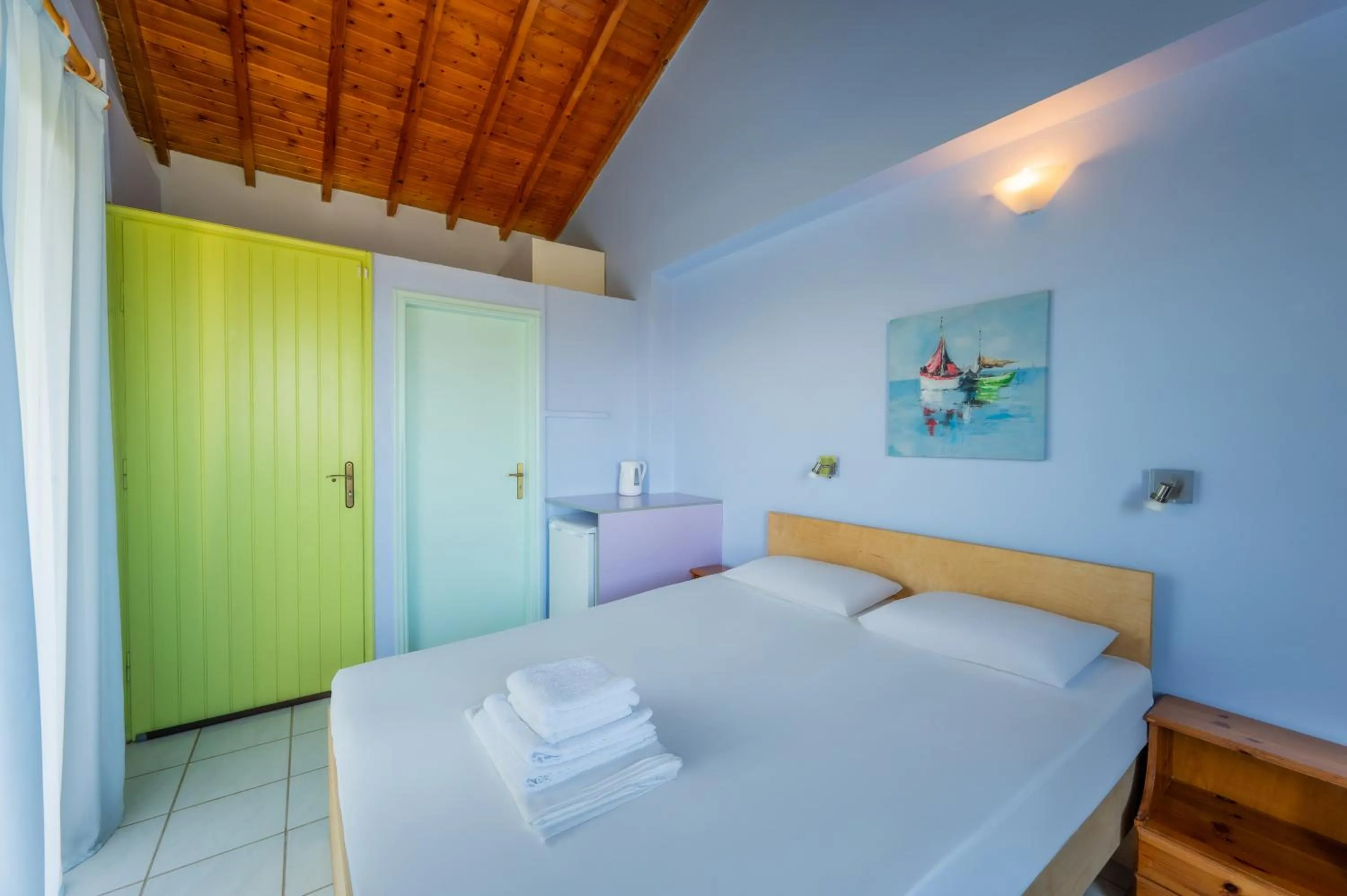 Bed in Summer House Louisa