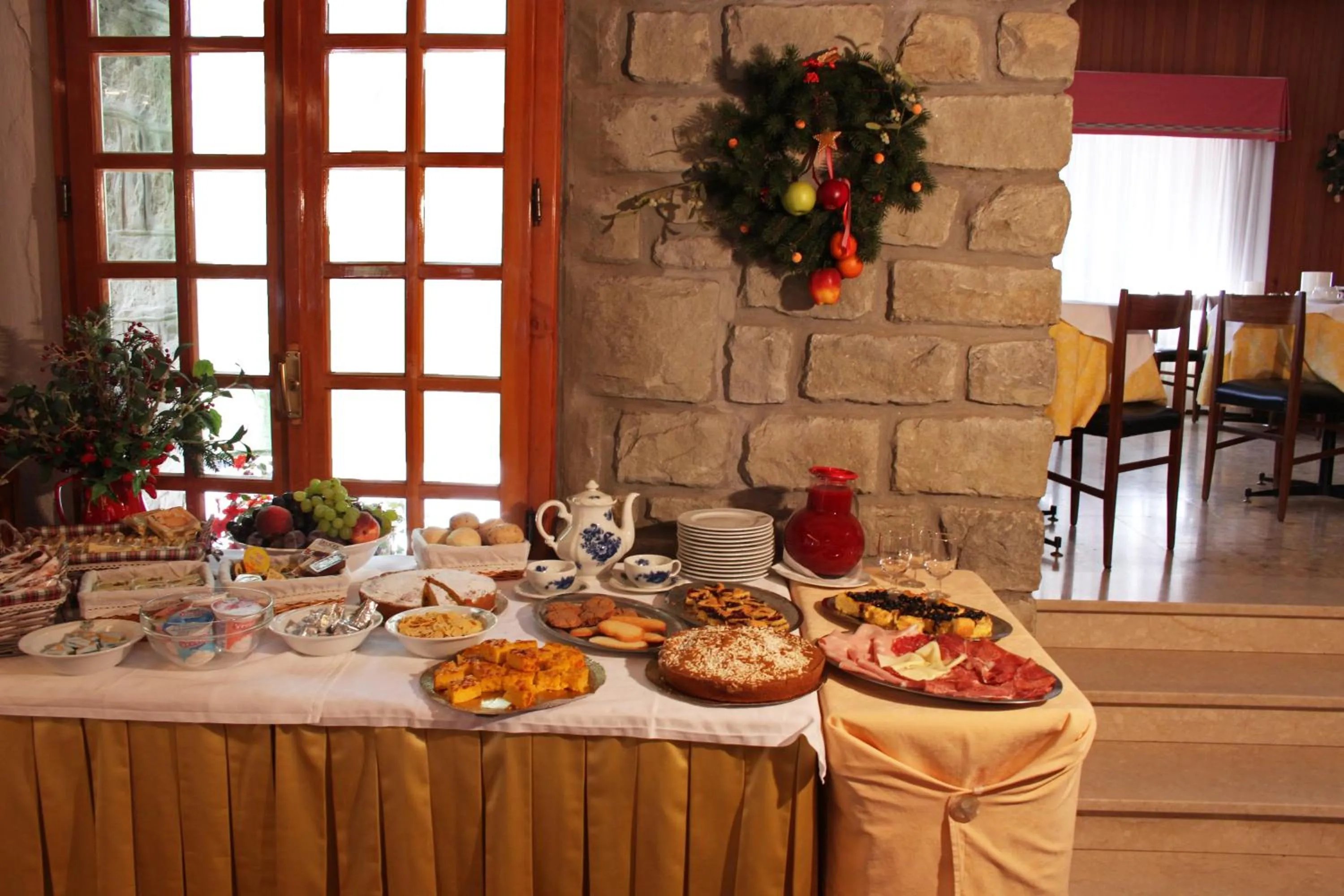 Breakfast in Hotel Tirolo