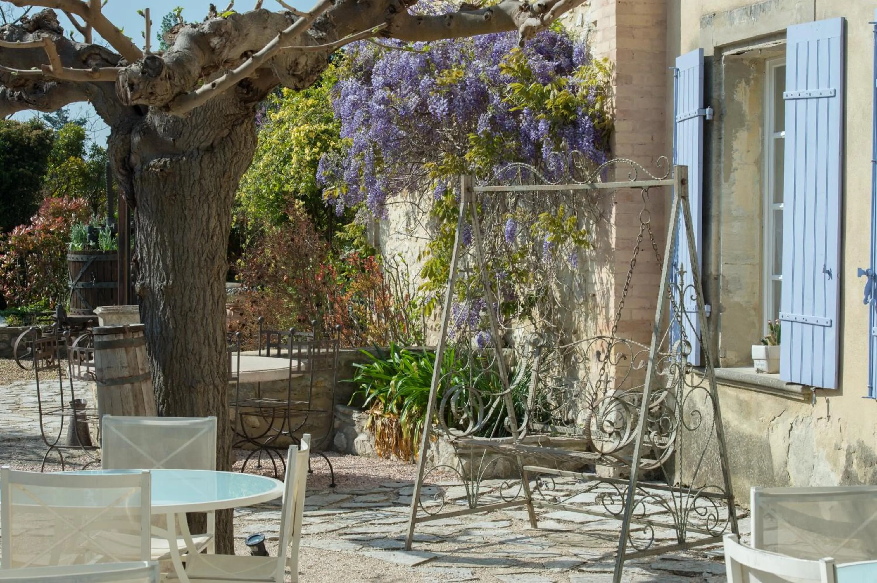 Decorative detail in Les Carmes and spa