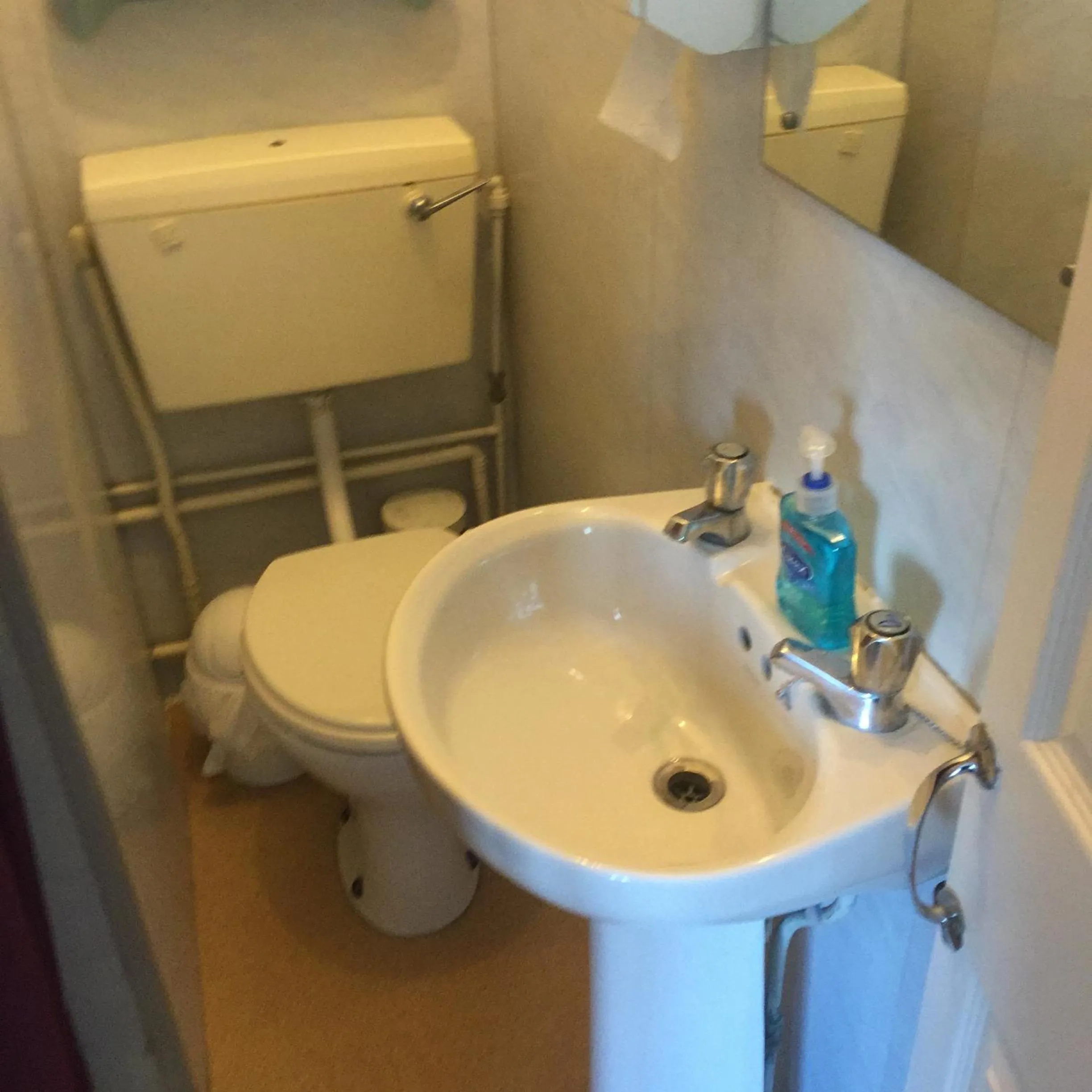 Bathroom in Colnbrook Lodge Guest House