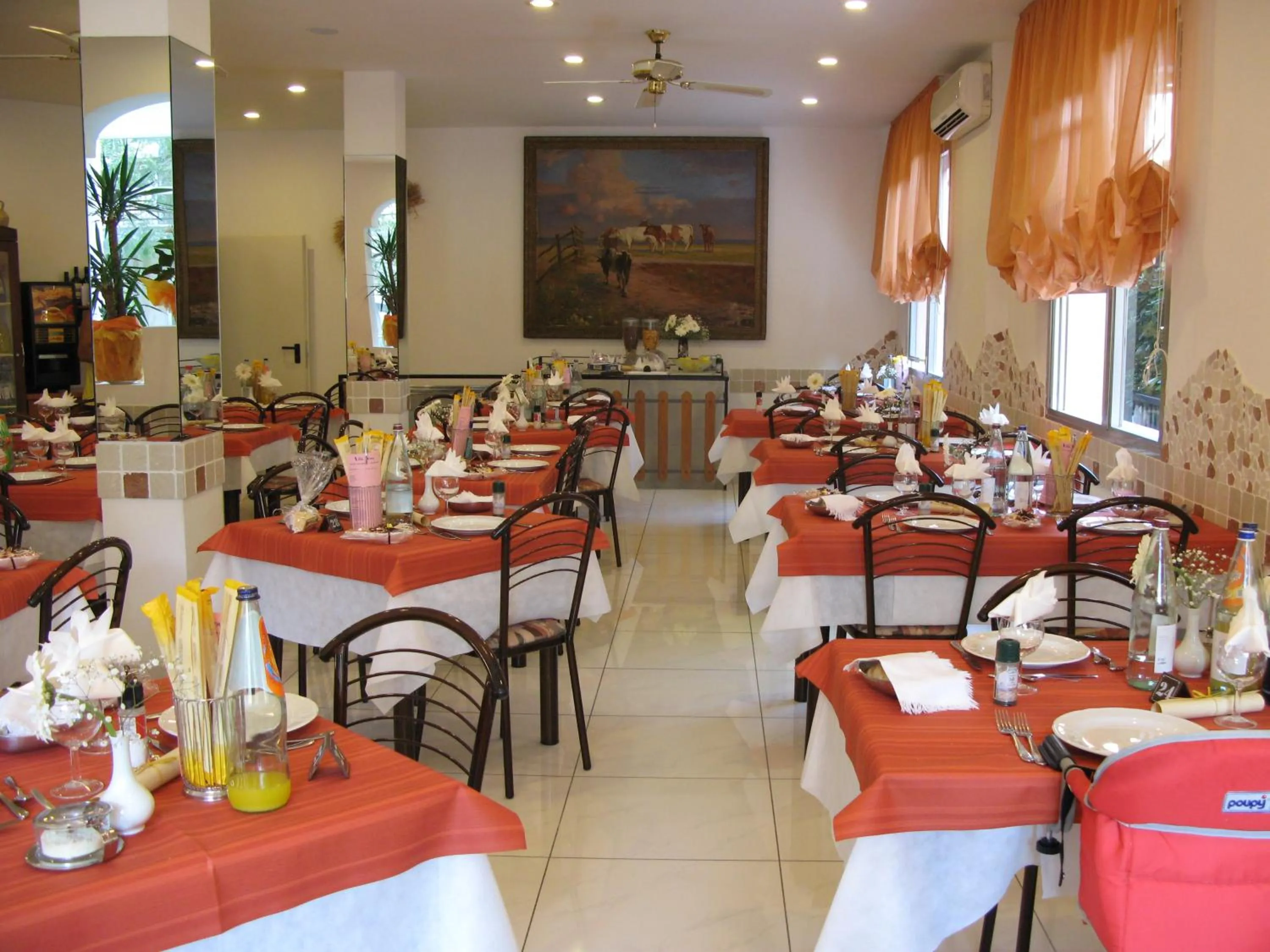 Restaurant/places to eat in B&B Hotel Villa Nora